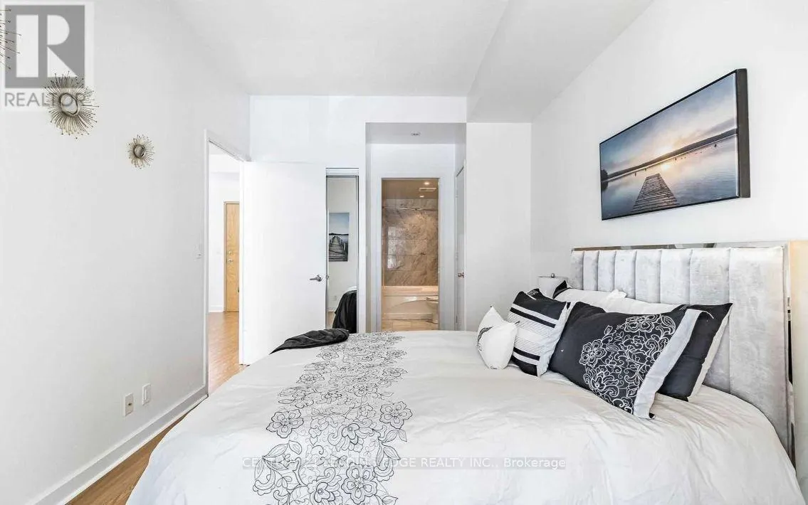 203 - 350 WELLINGTON STREET W