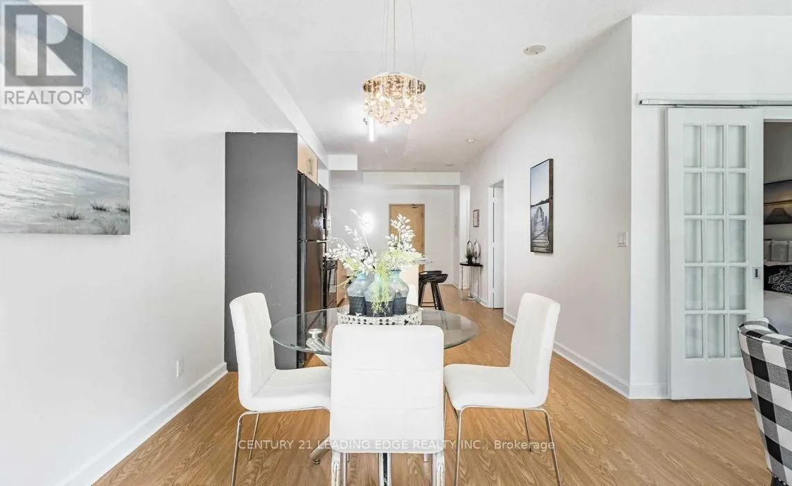 203 - 350 WELLINGTON STREET W