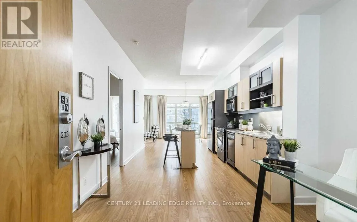 203 - 350 WELLINGTON STREET W