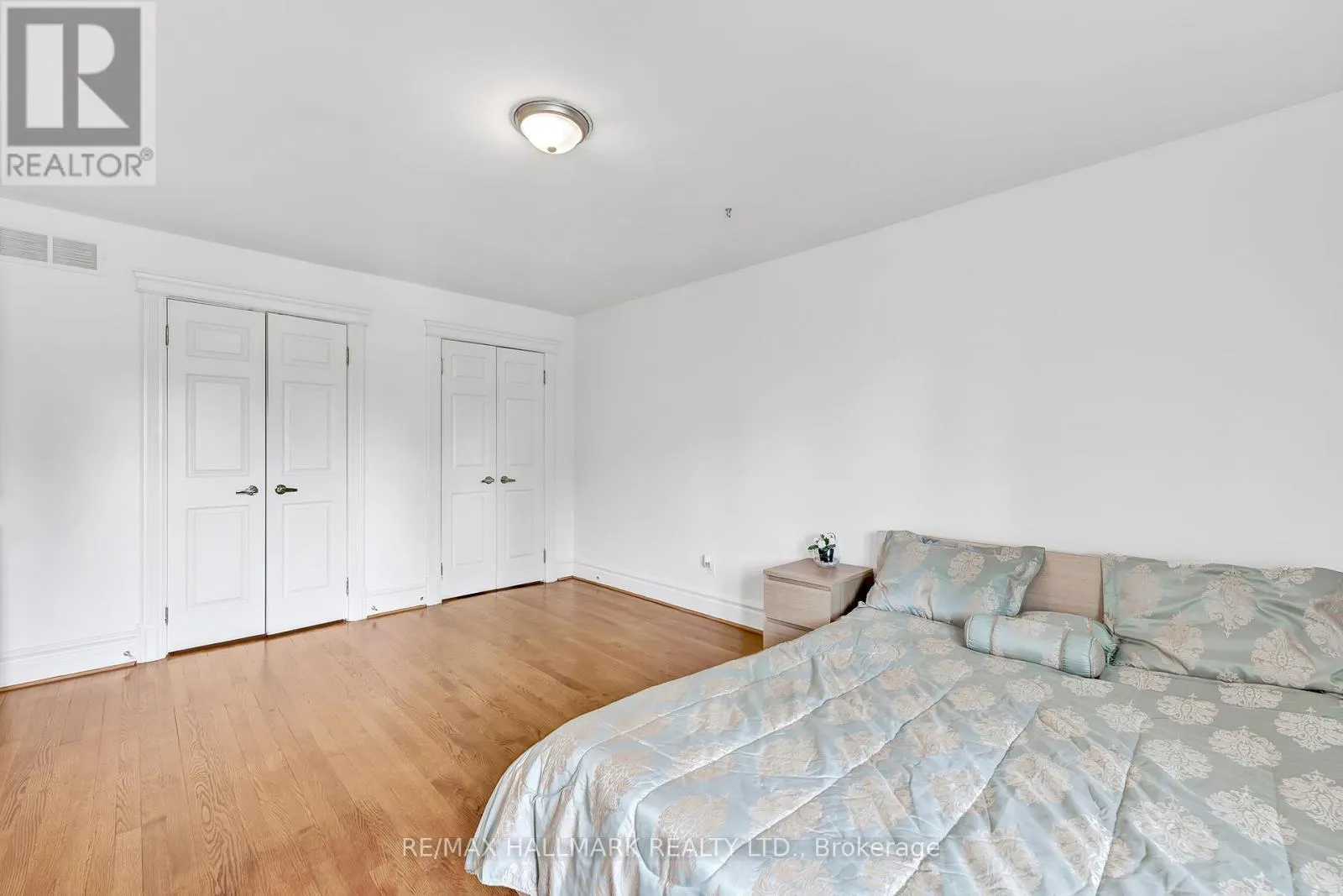 6 MONTFORD DRIVE