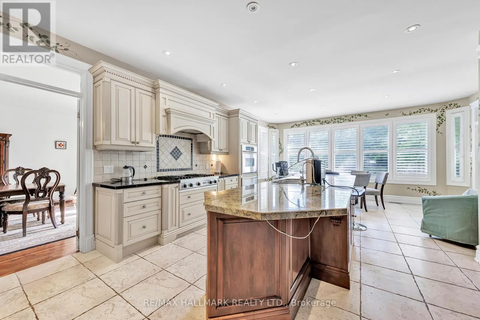6 MONTFORD DRIVE