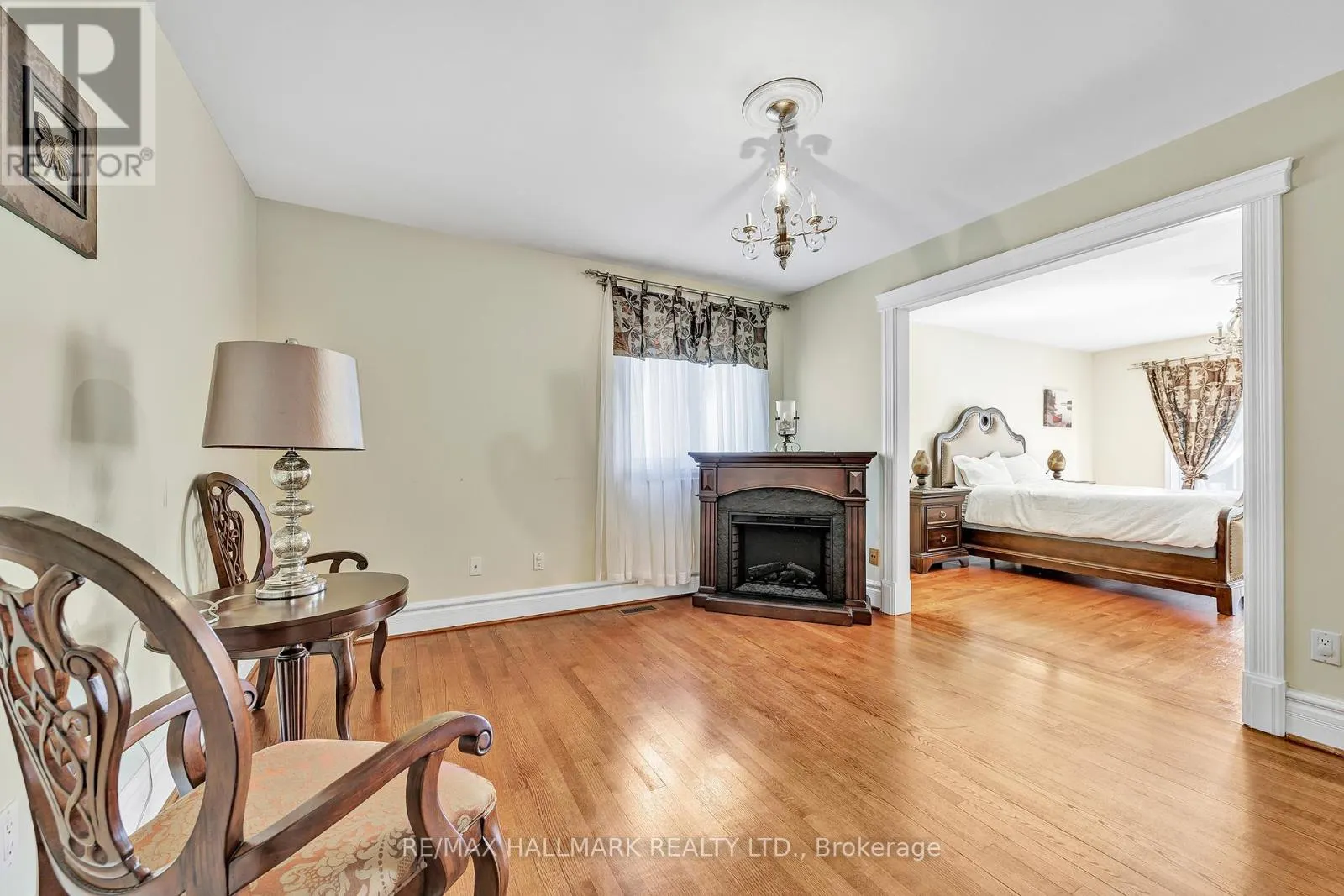6 MONTFORD DRIVE