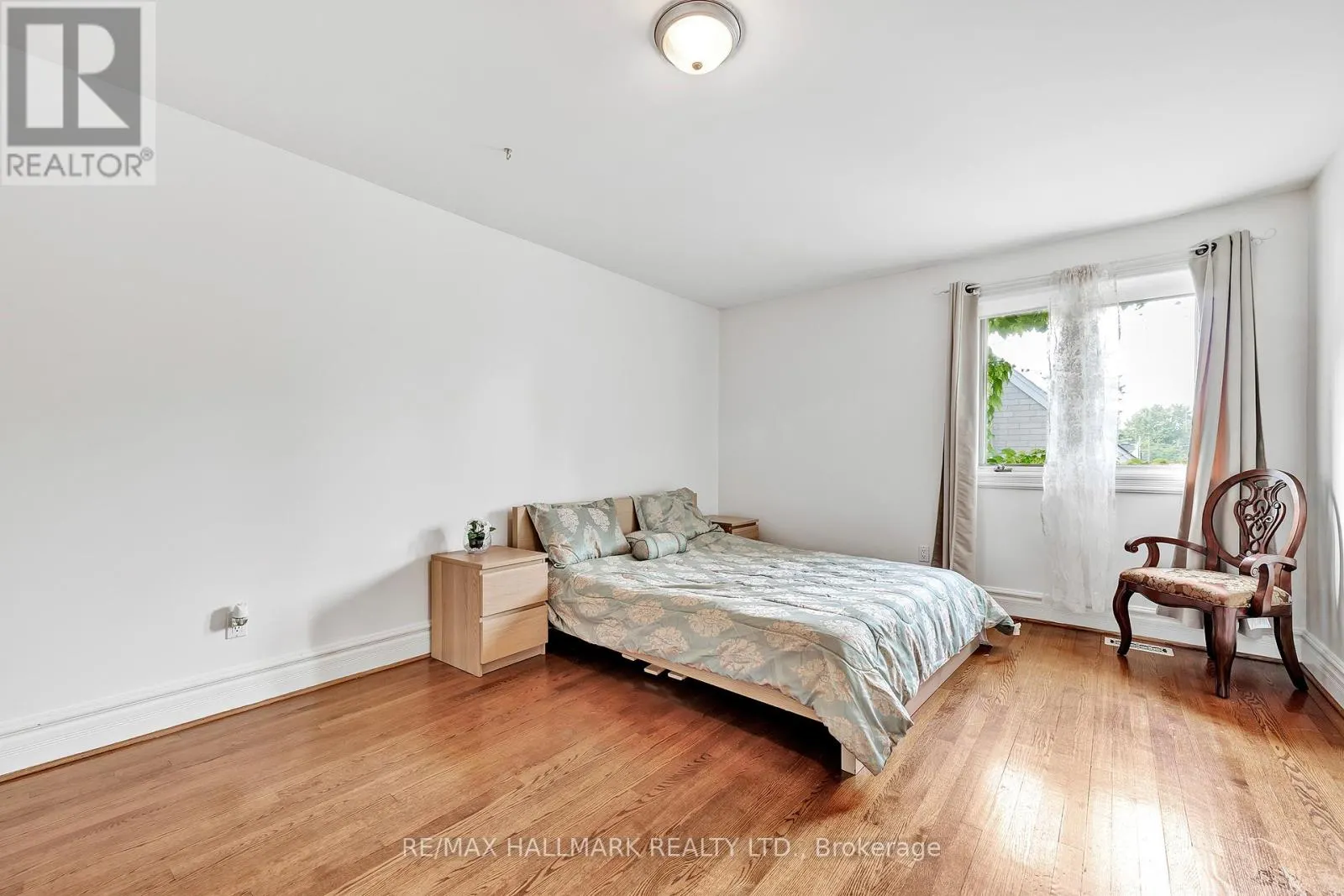 6 MONTFORD DRIVE