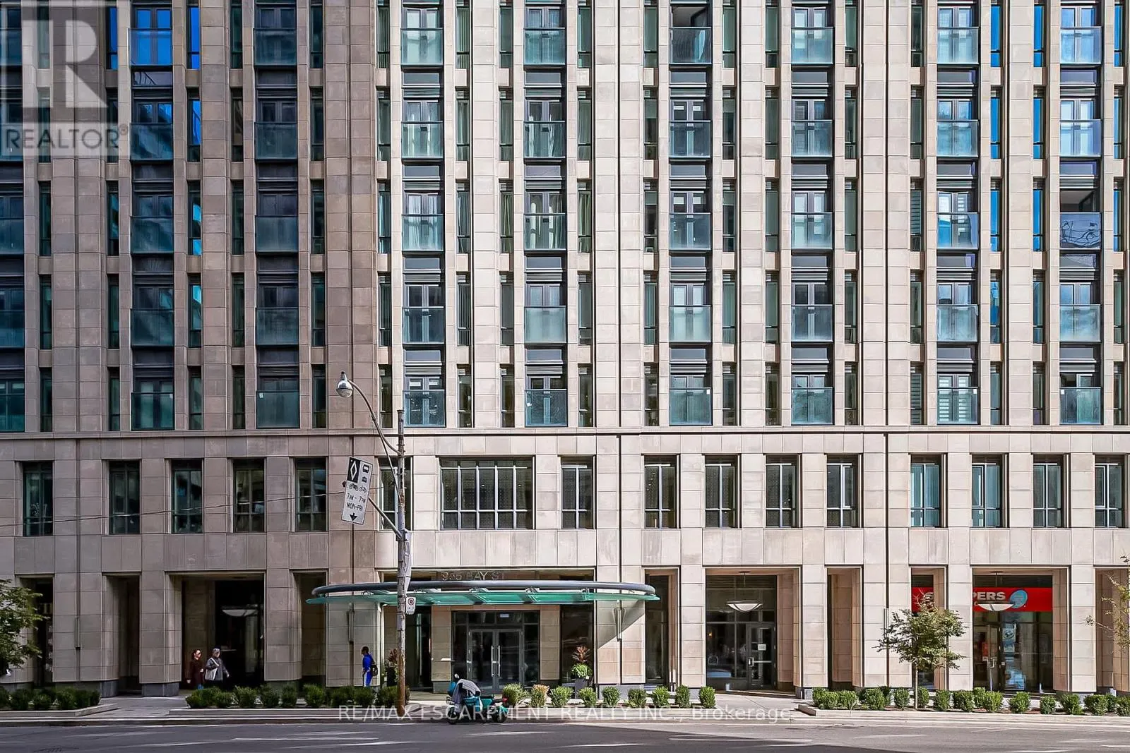 1809 - 955 BAY STREET