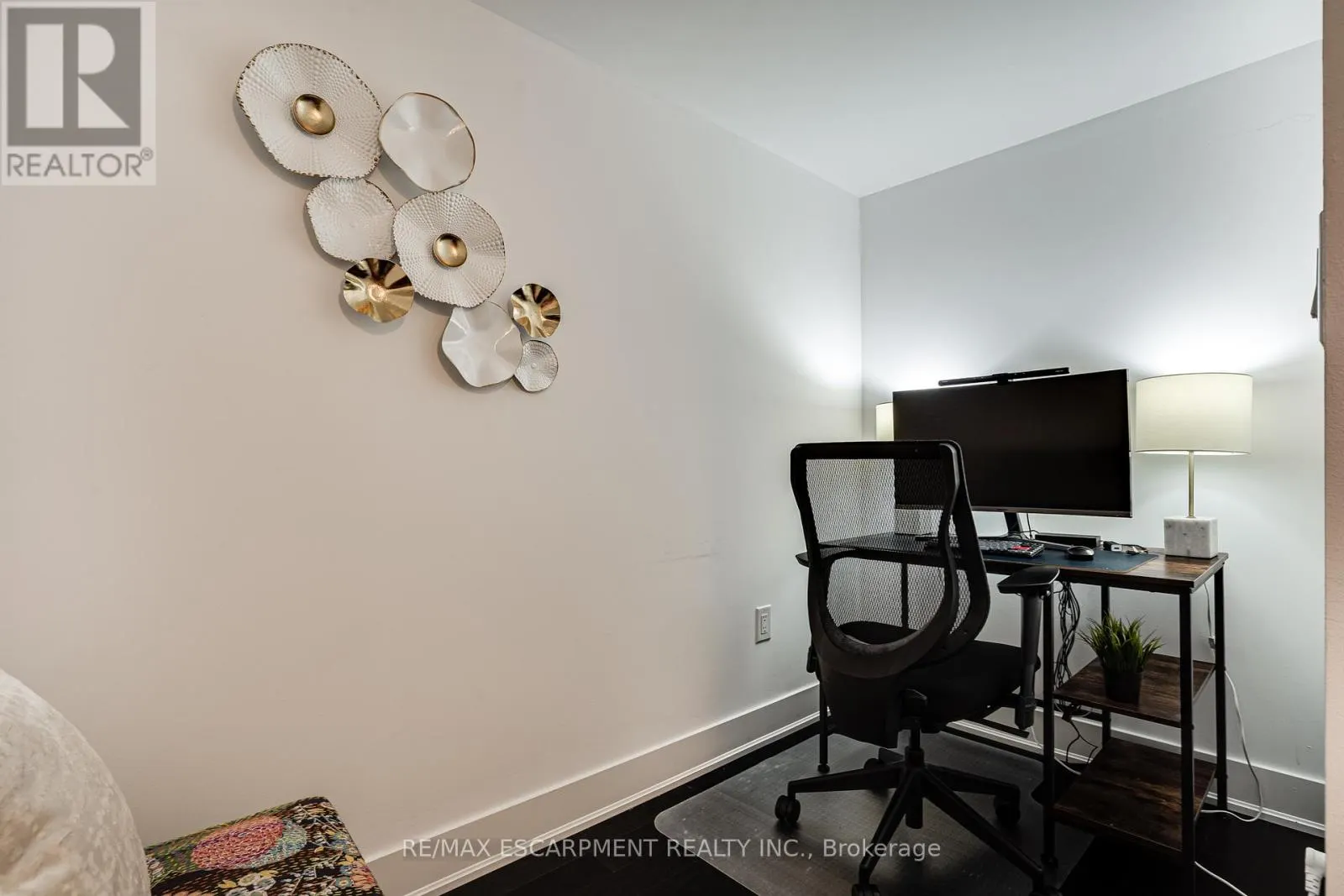1809 - 955 BAY STREET