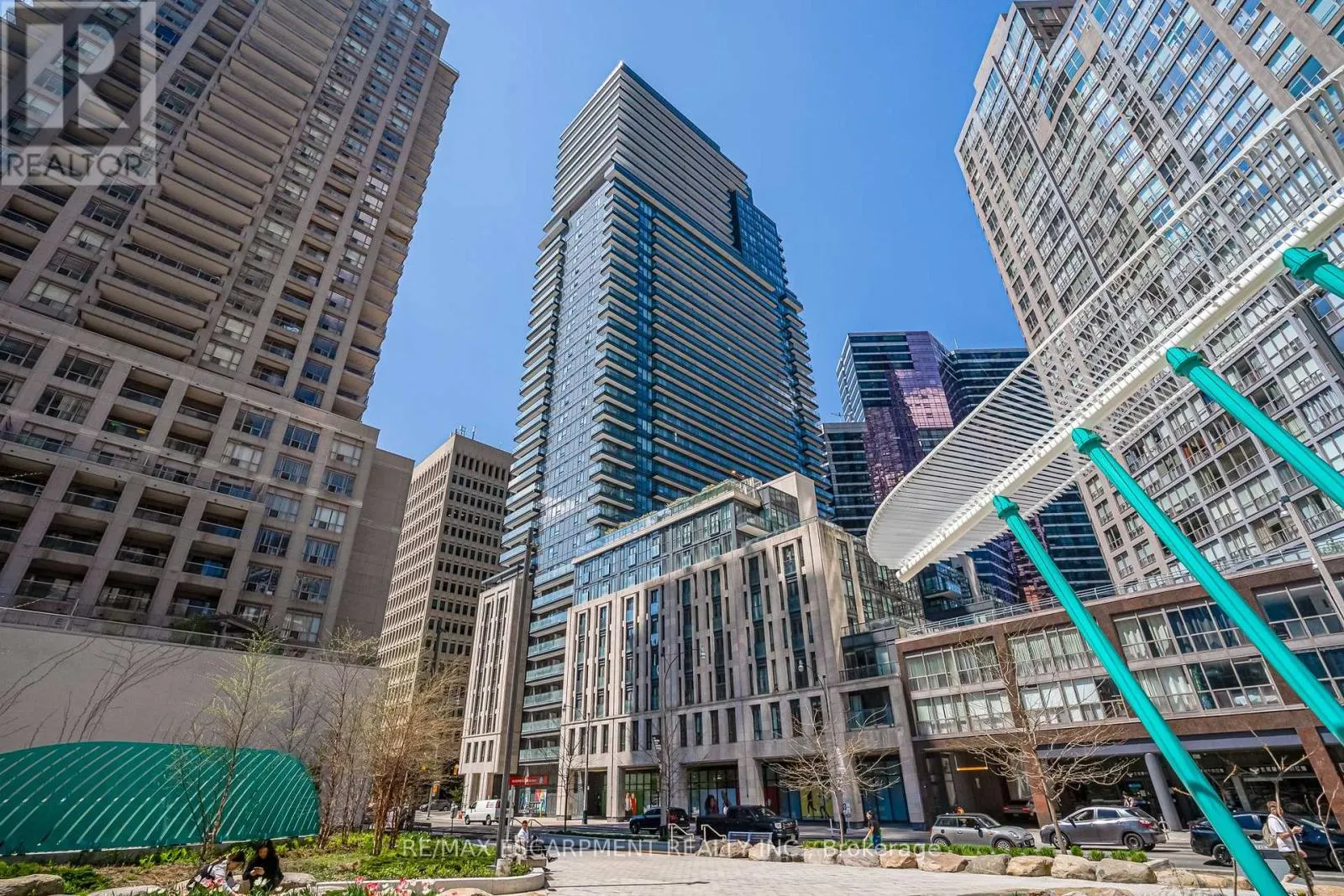 1809 - 955 BAY STREET