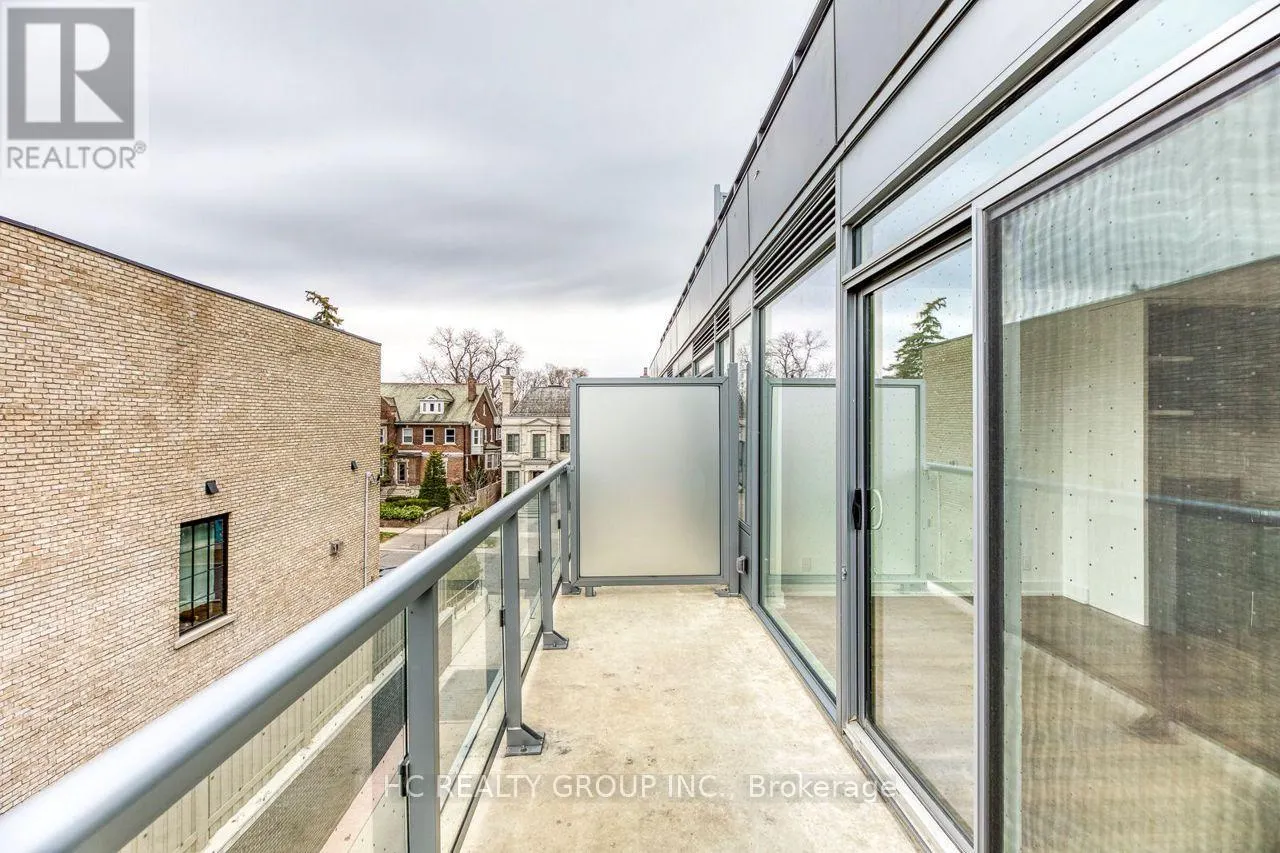 302 - 6 PARKWOOD AVENUE