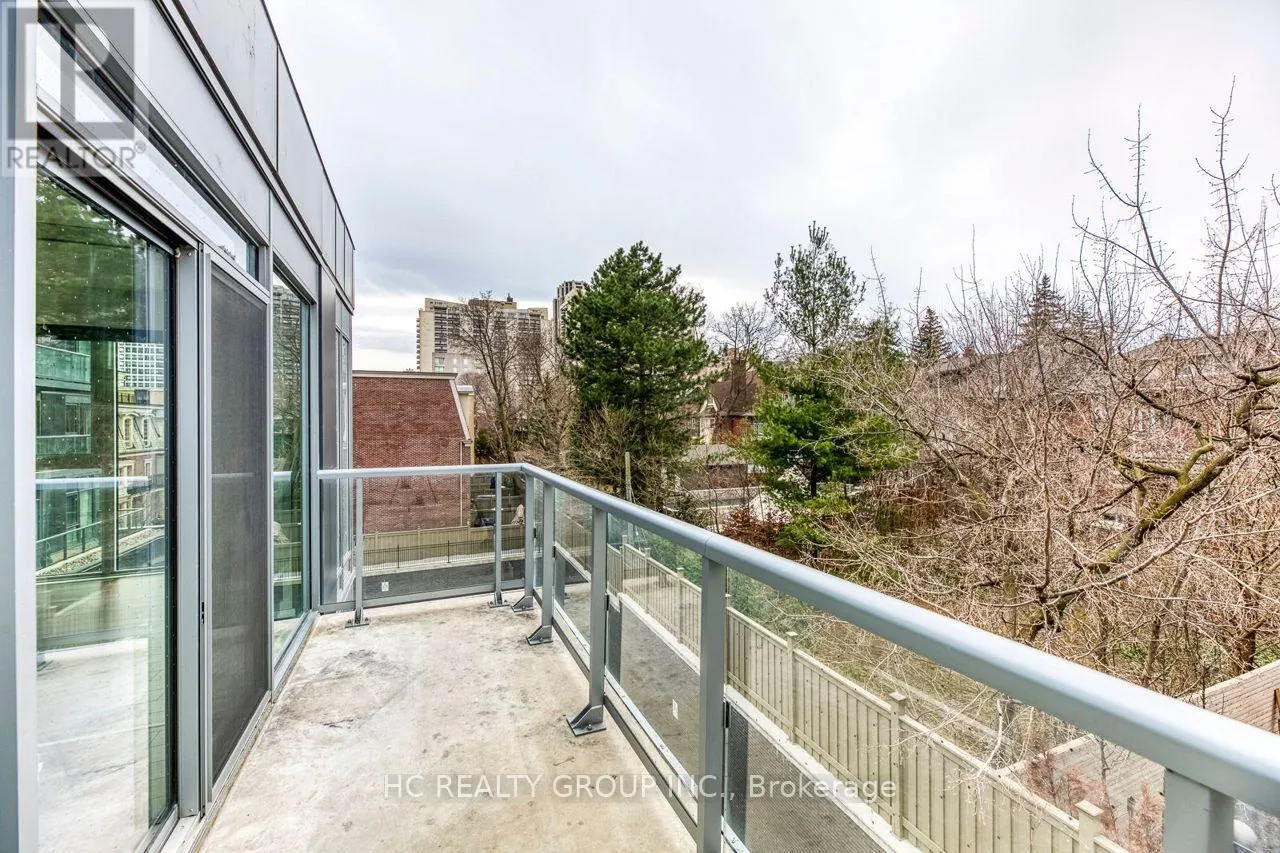 302 - 6 PARKWOOD AVENUE