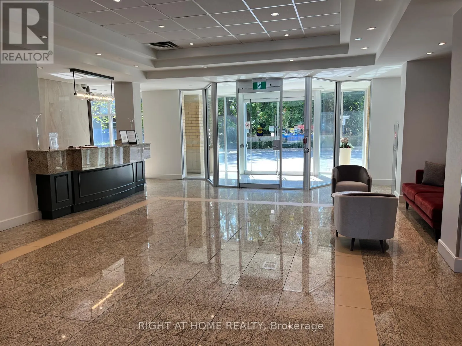 212 - 701 SHEPPARD AVENUE W