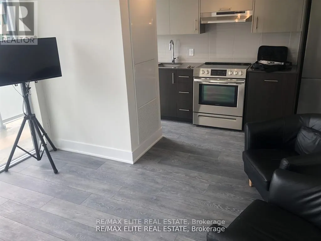 827 - 188 FAIRVIEW MALL DRIVE