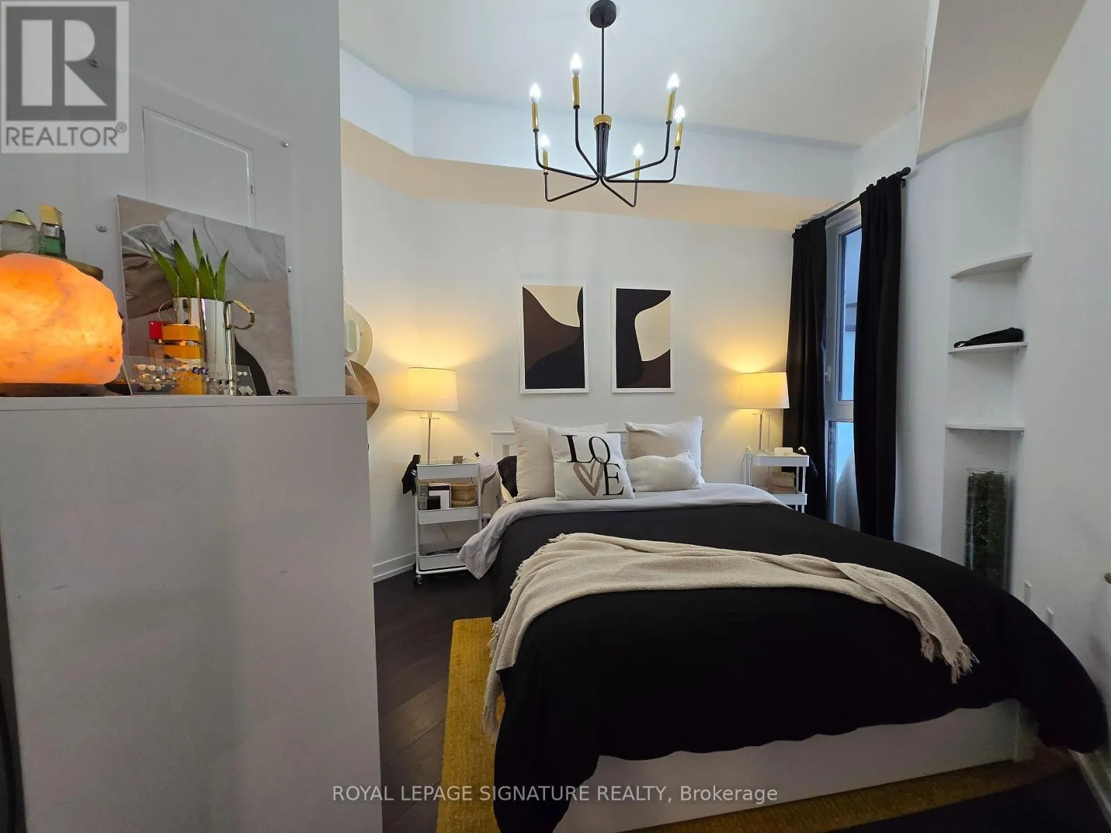 801 - 2020 BATHURST STREET