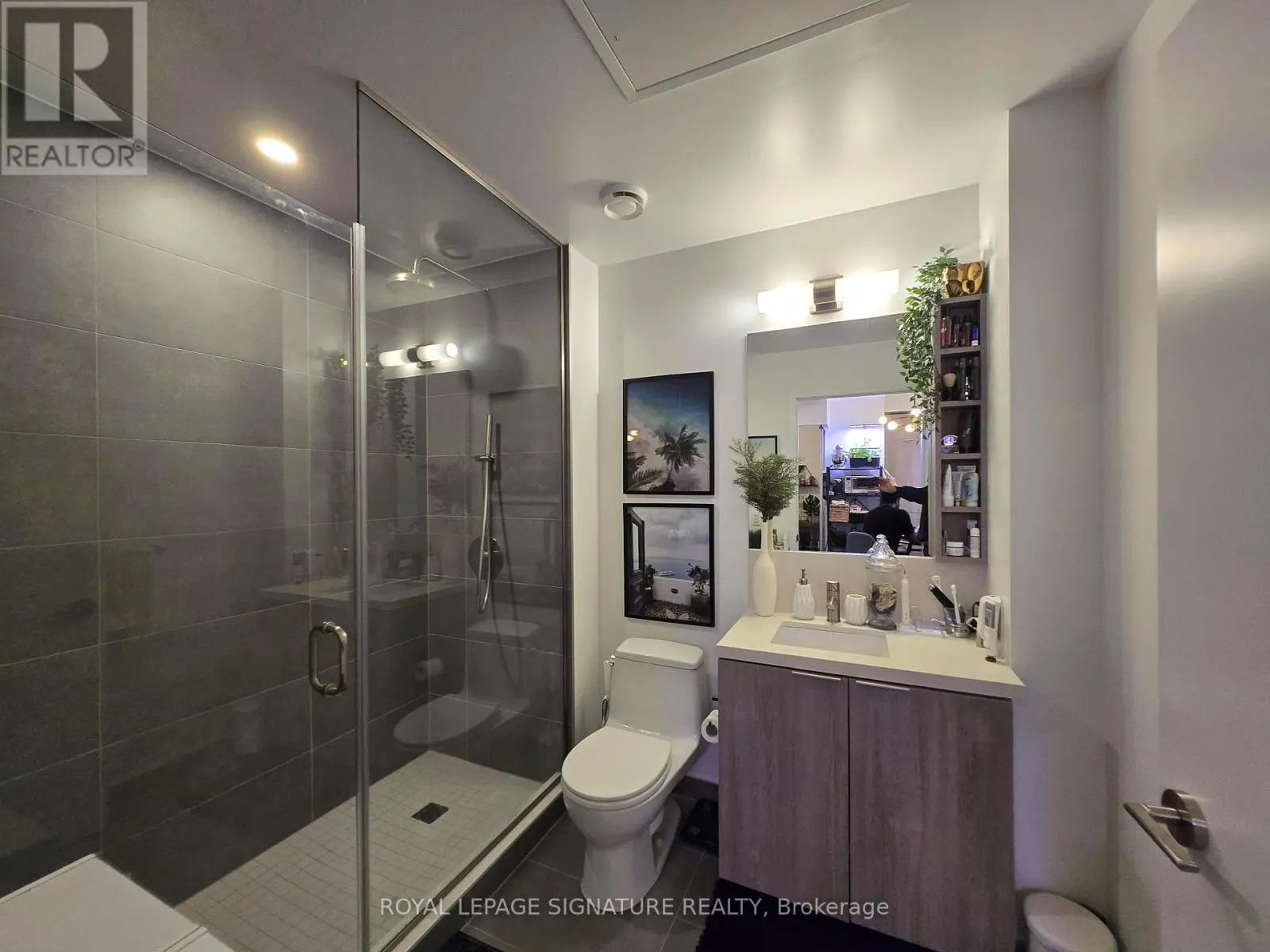 801 - 2020 BATHURST STREET