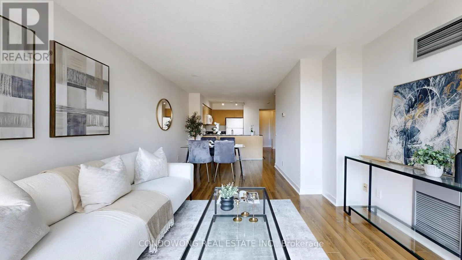 512 - 373 FRONT STREET W