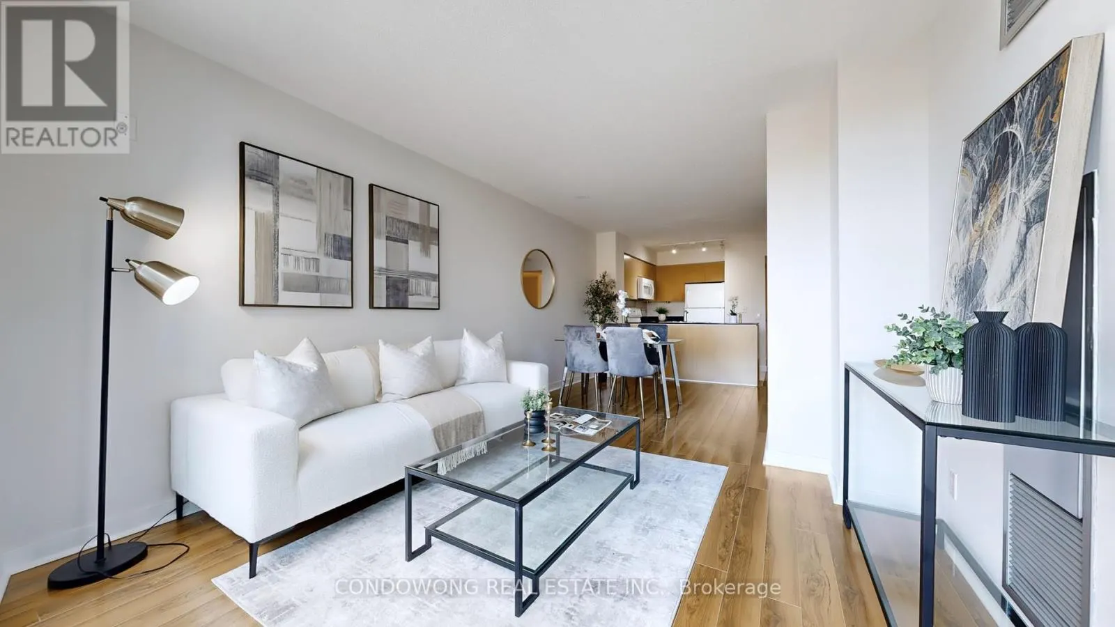 512 - 373 FRONT STREET W