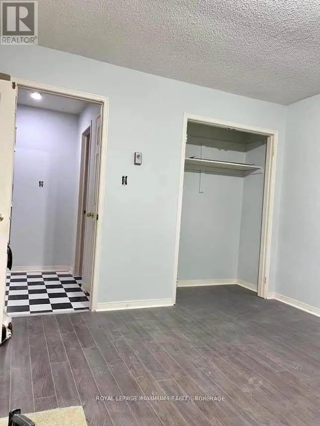 2 - 1633 DUNDAS STREET W