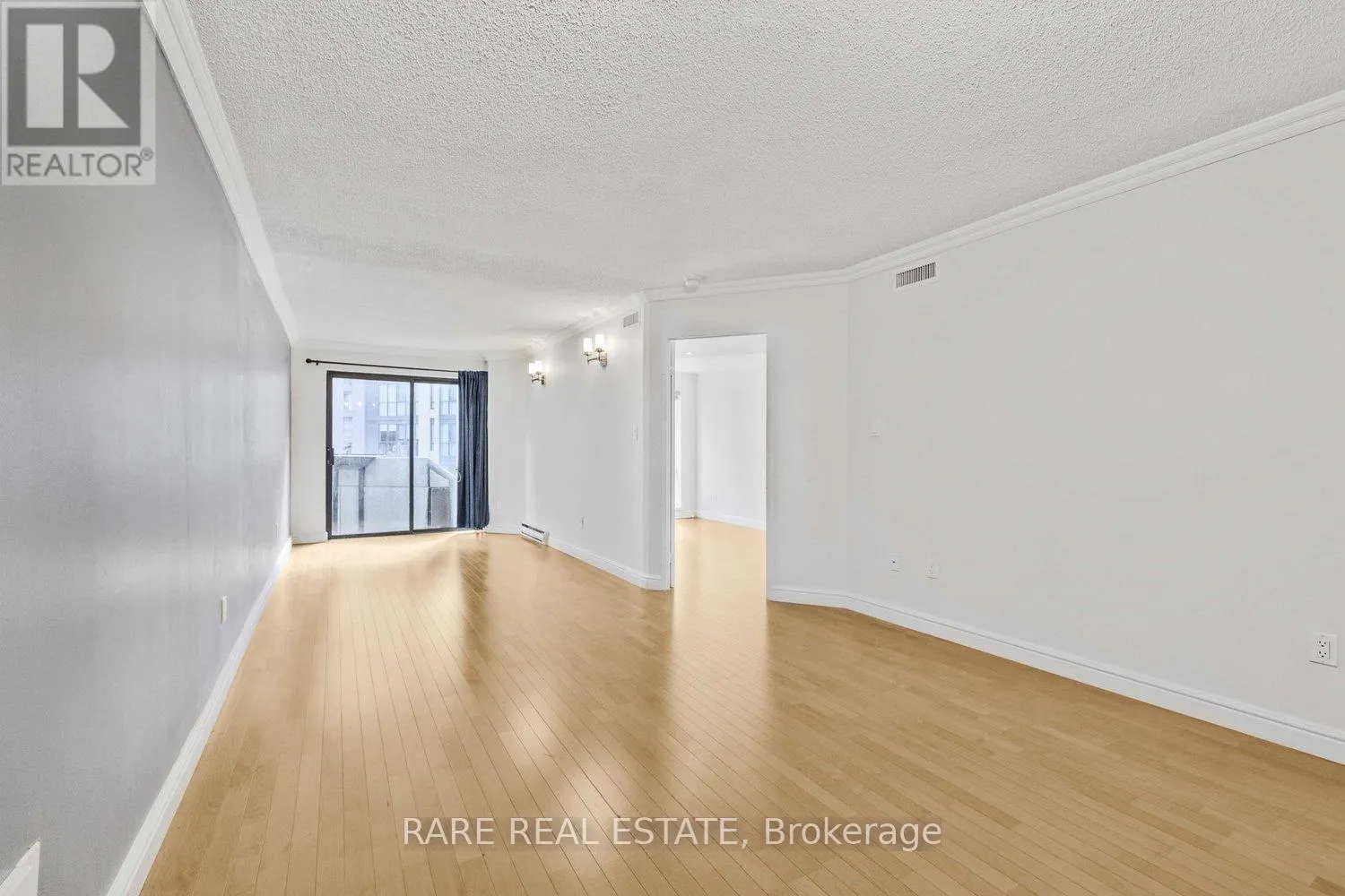 310 - 1001 BAY STREET