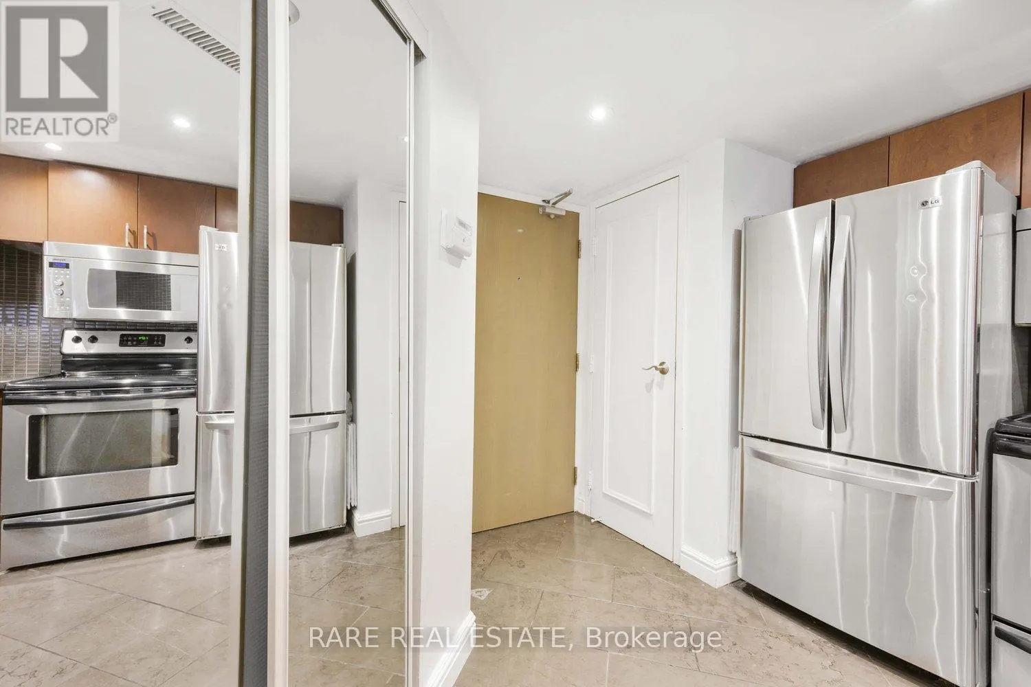 310 - 1001 BAY STREET