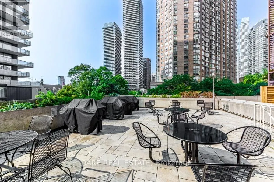310 - 1001 BAY STREET