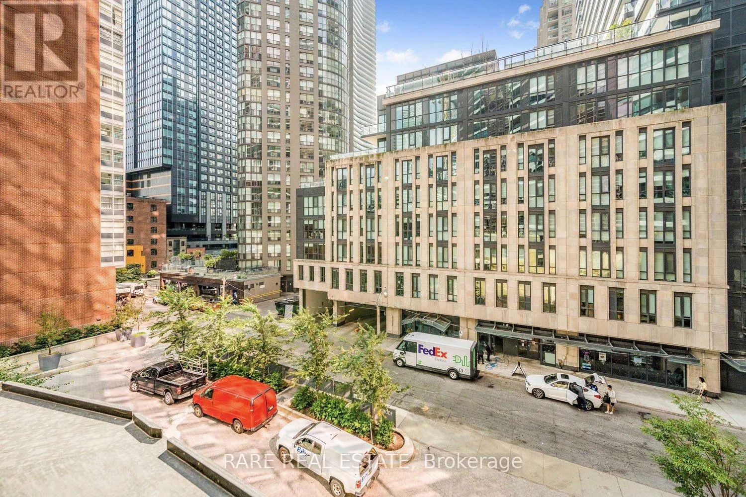 310 - 1001 BAY STREET