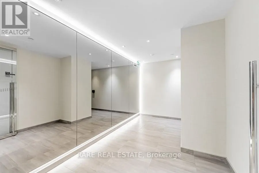 310 - 1001 BAY STREET