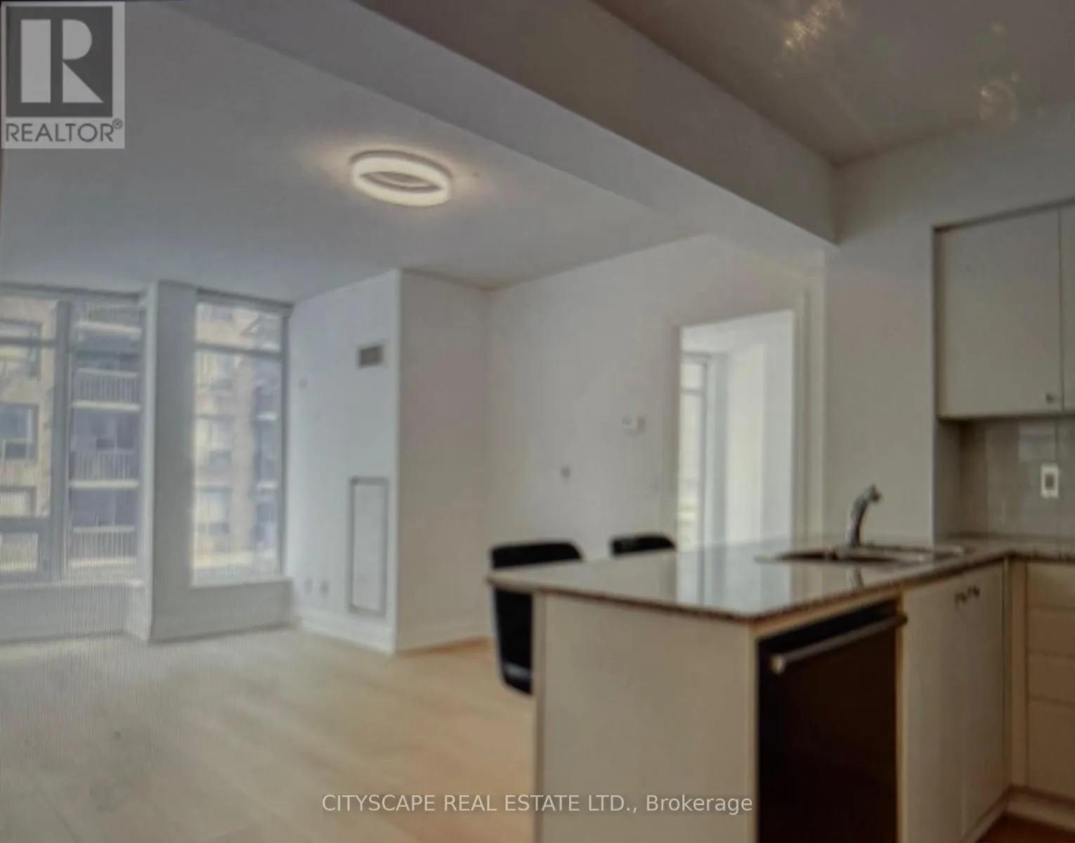 302 - 8 SCOLLARD STREET