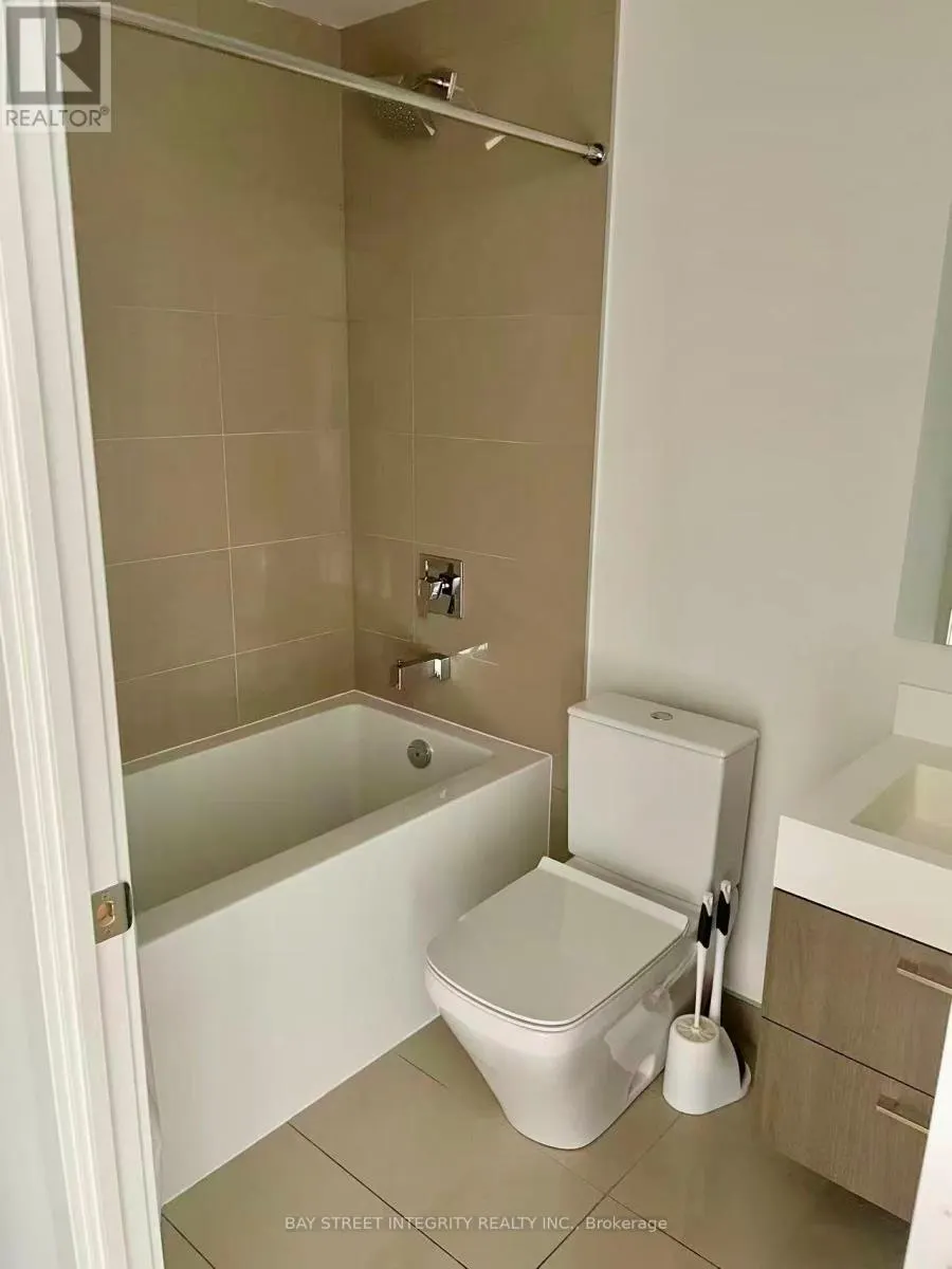 3712 (BEDROOM) - 1 YORKVILLE AVENUE