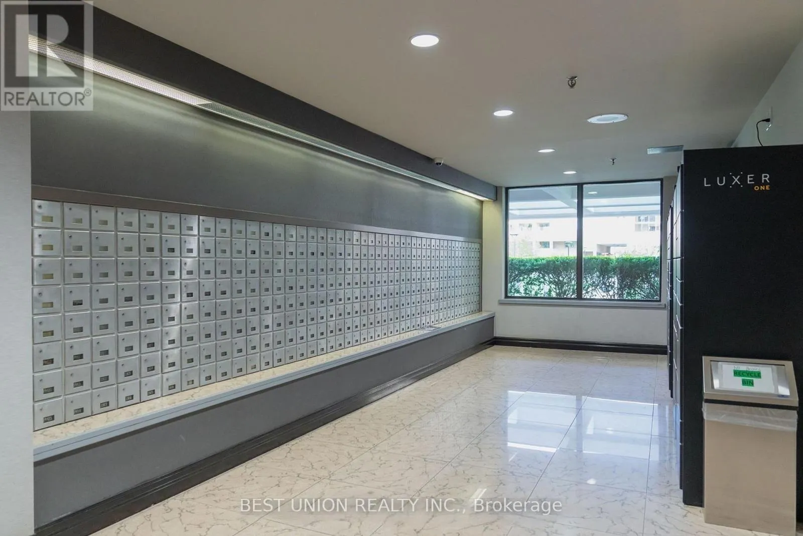 1209 - 77 MAITLAND PLACE