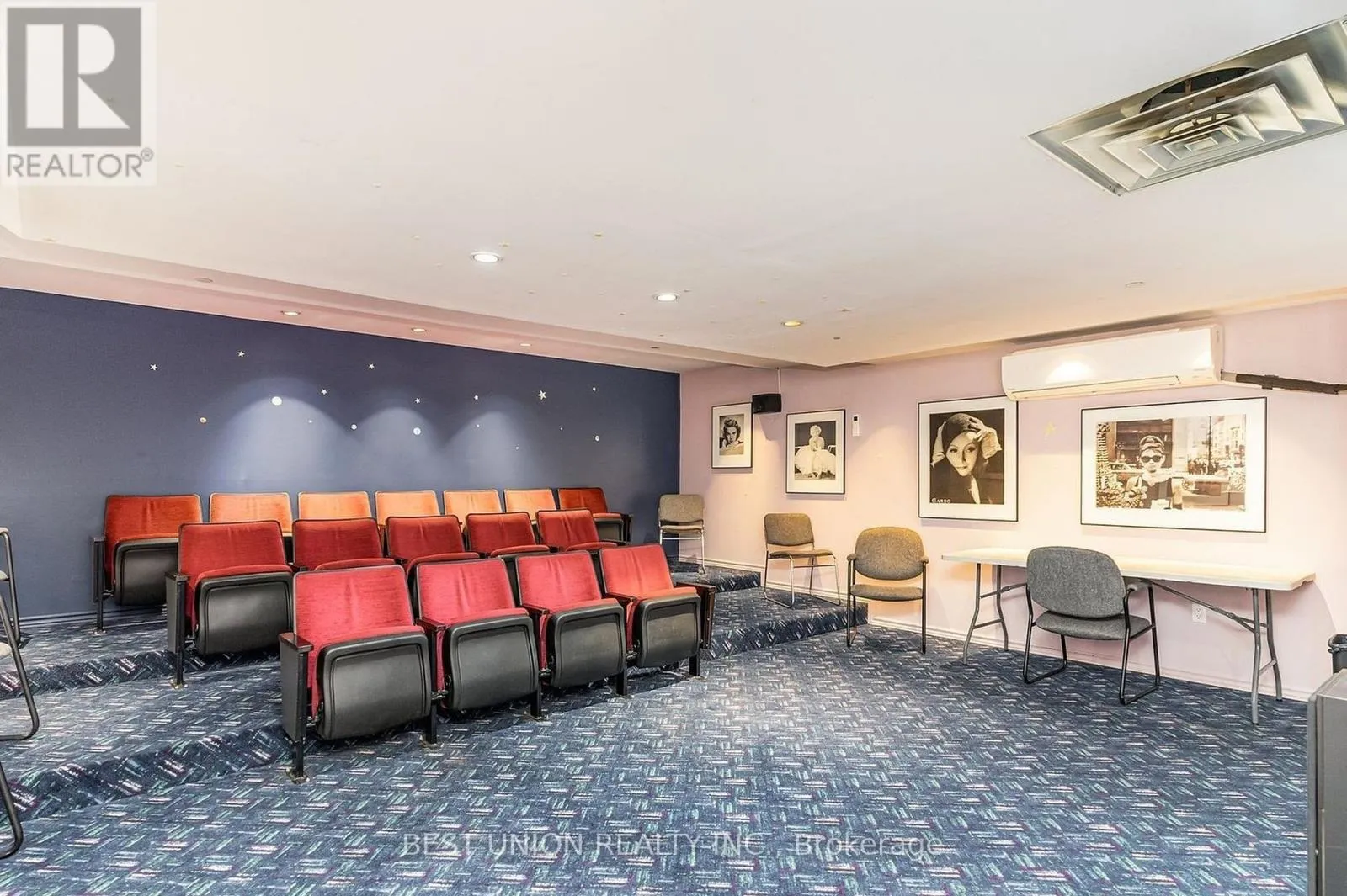 1209 - 77 MAITLAND PLACE