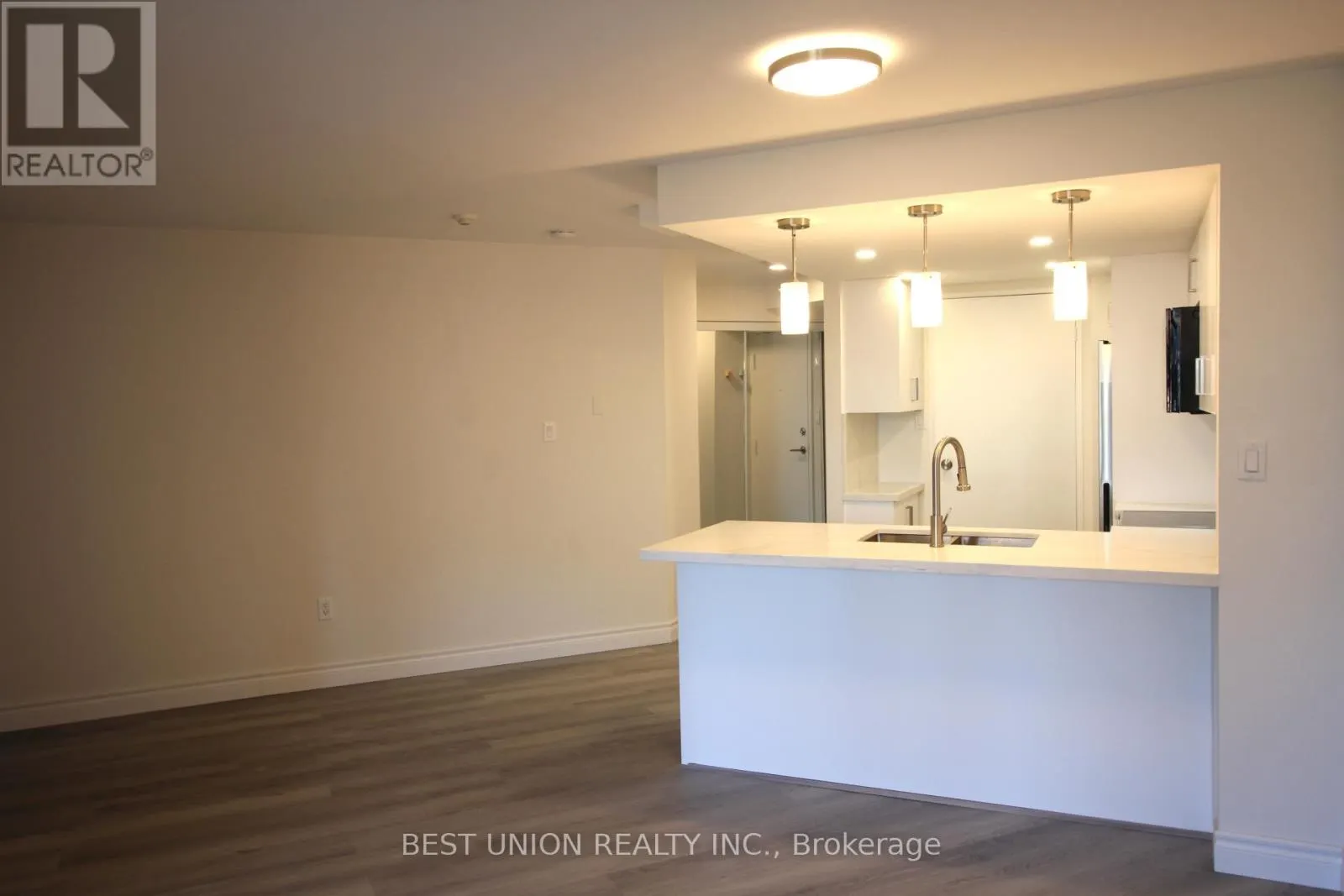 1209 - 77 MAITLAND PLACE