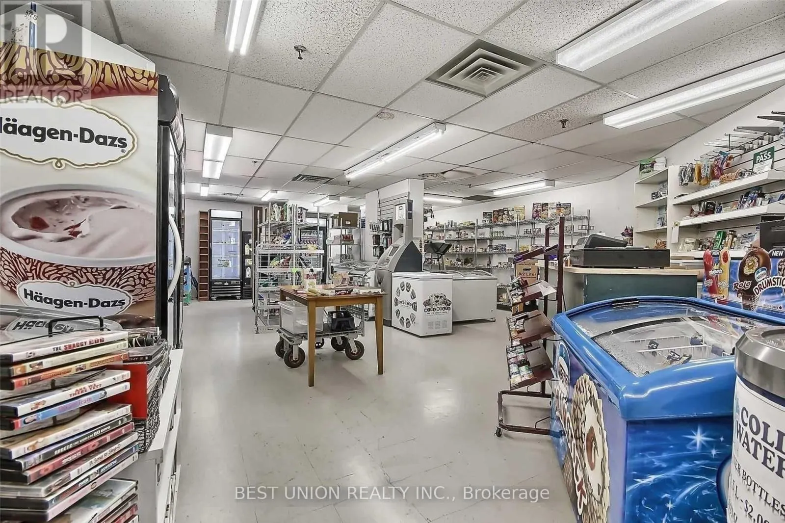 1209 - 77 MAITLAND PLACE