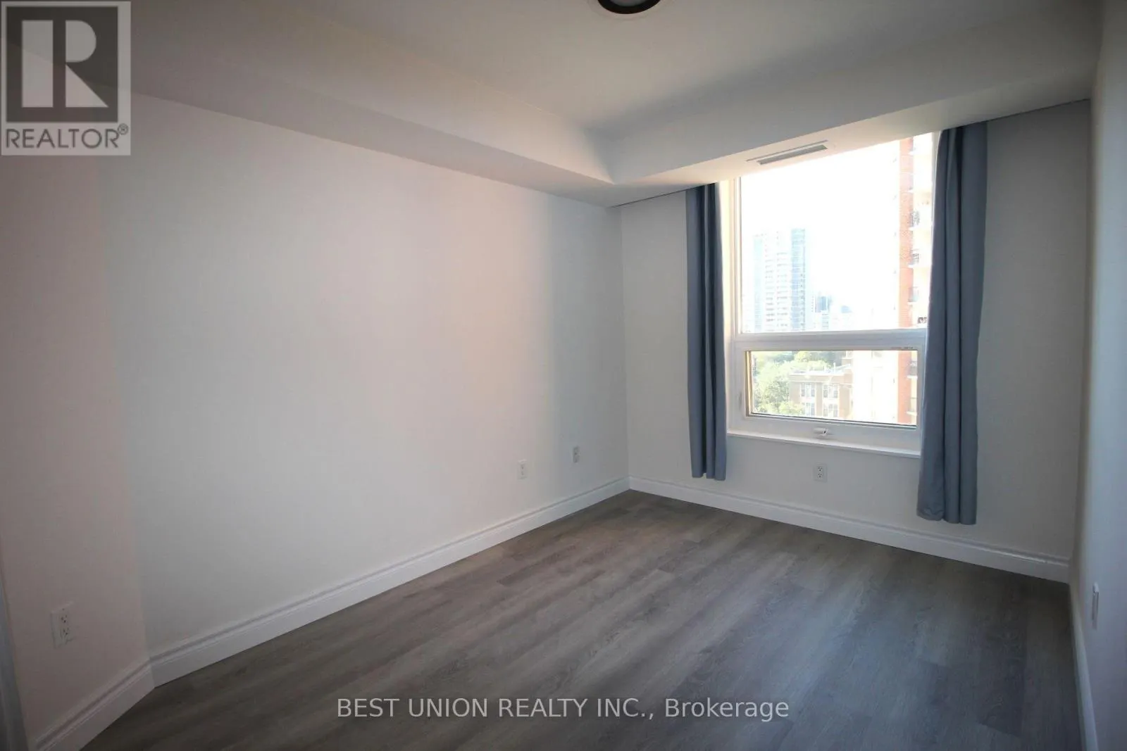 1209 - 77 MAITLAND PLACE
