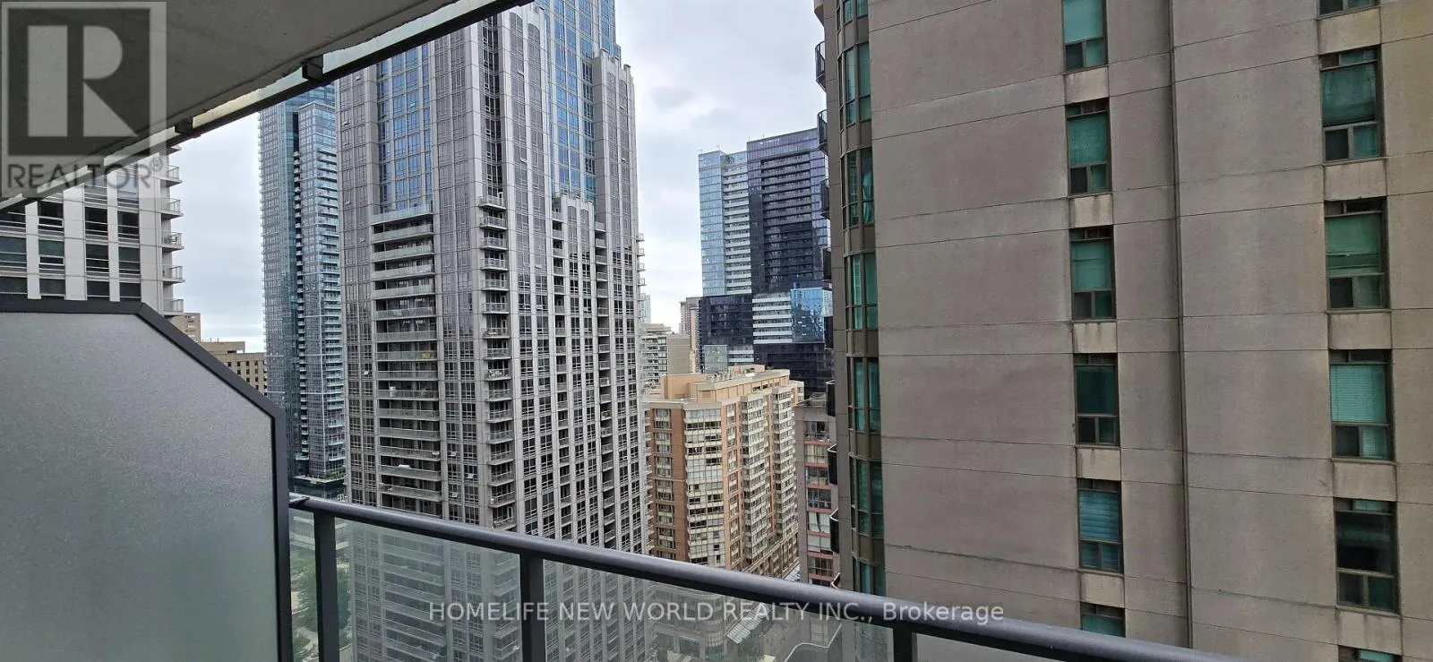2208 - 770 BAY STREET
