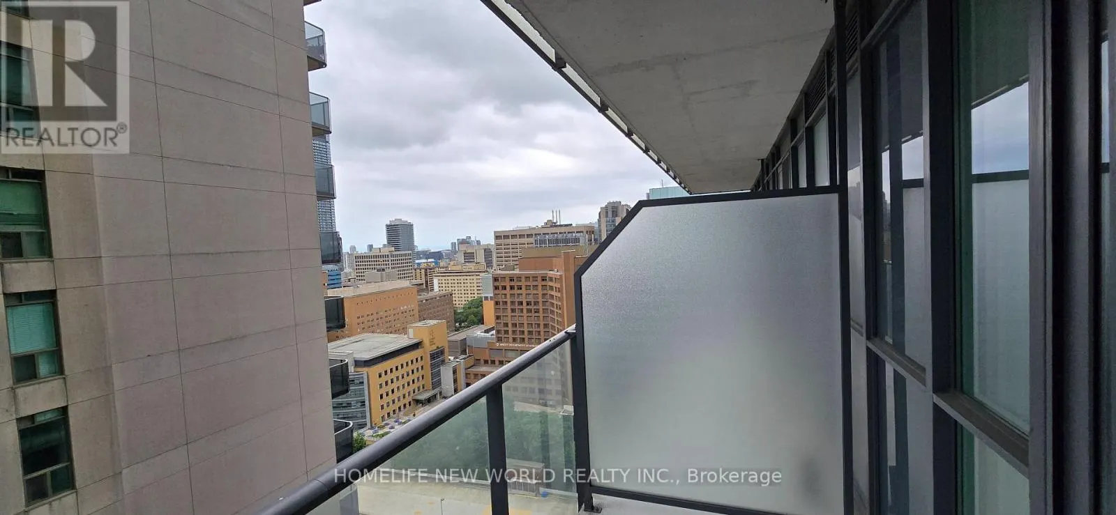 2208 - 770 BAY STREET