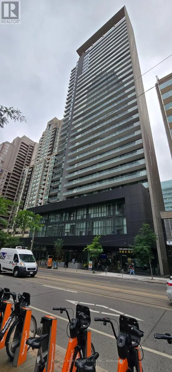 2208 - 770 BAY STREET