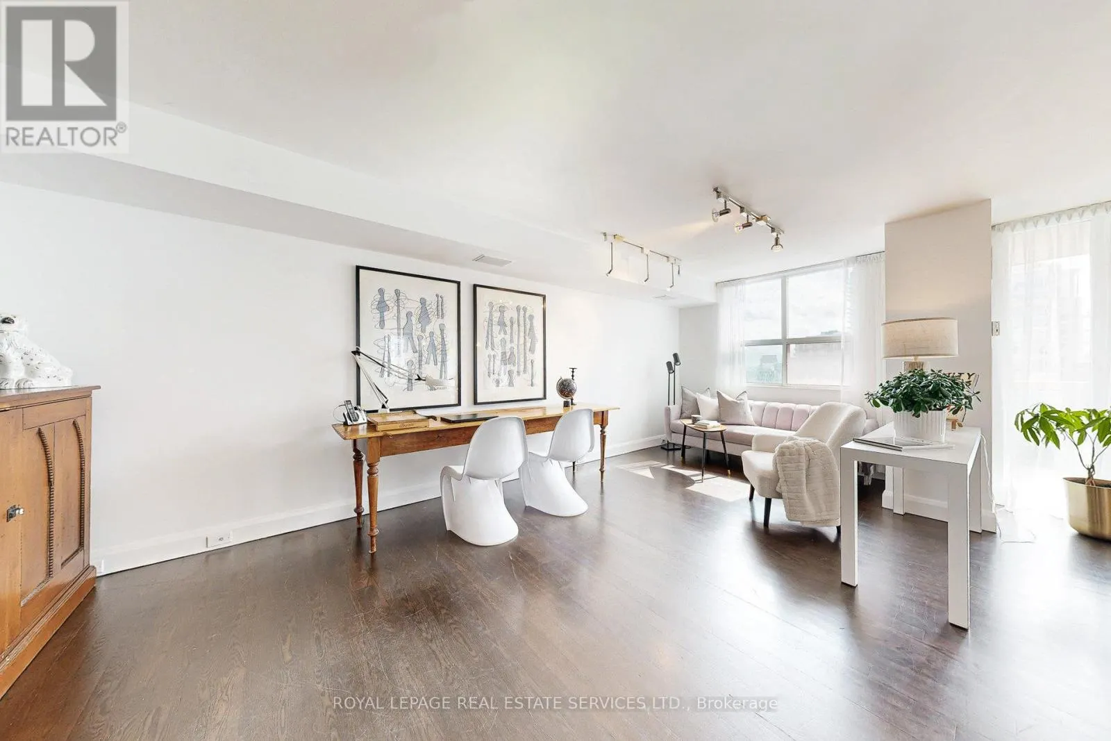 1061 - 313 RICHMOND STREET E