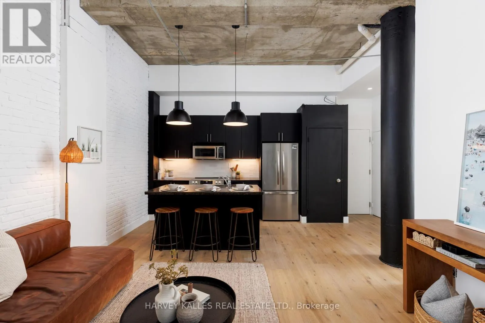 105 - 901 QUEEN STREET W