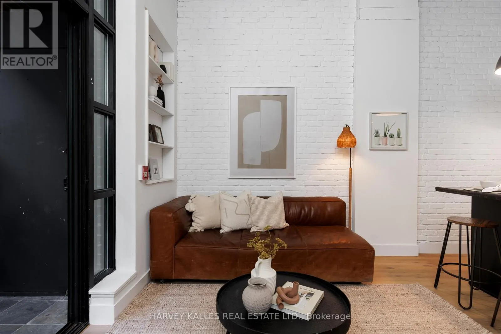105 - 901 QUEEN STREET W