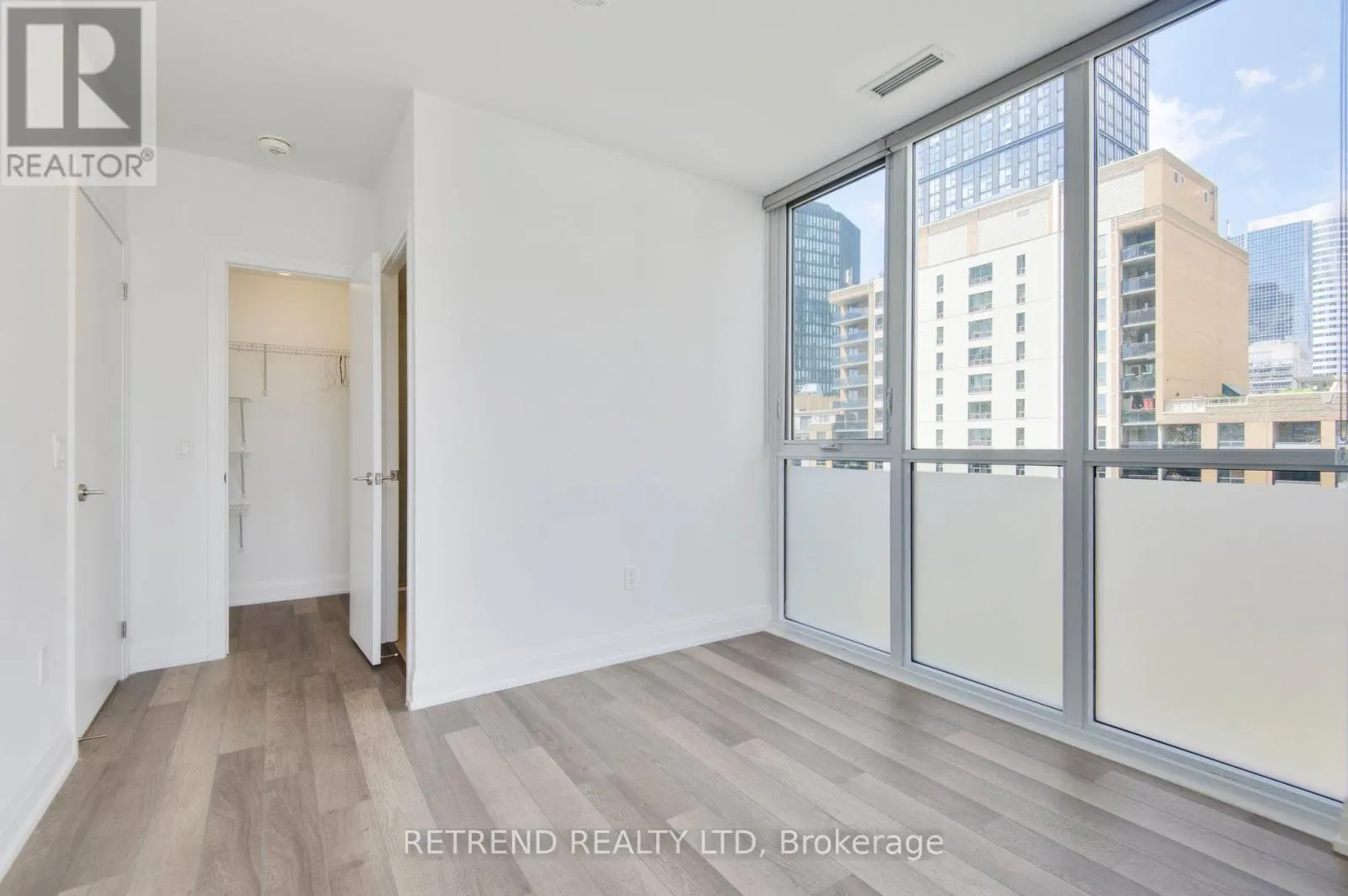 908 - 77 MUTUAL STREET