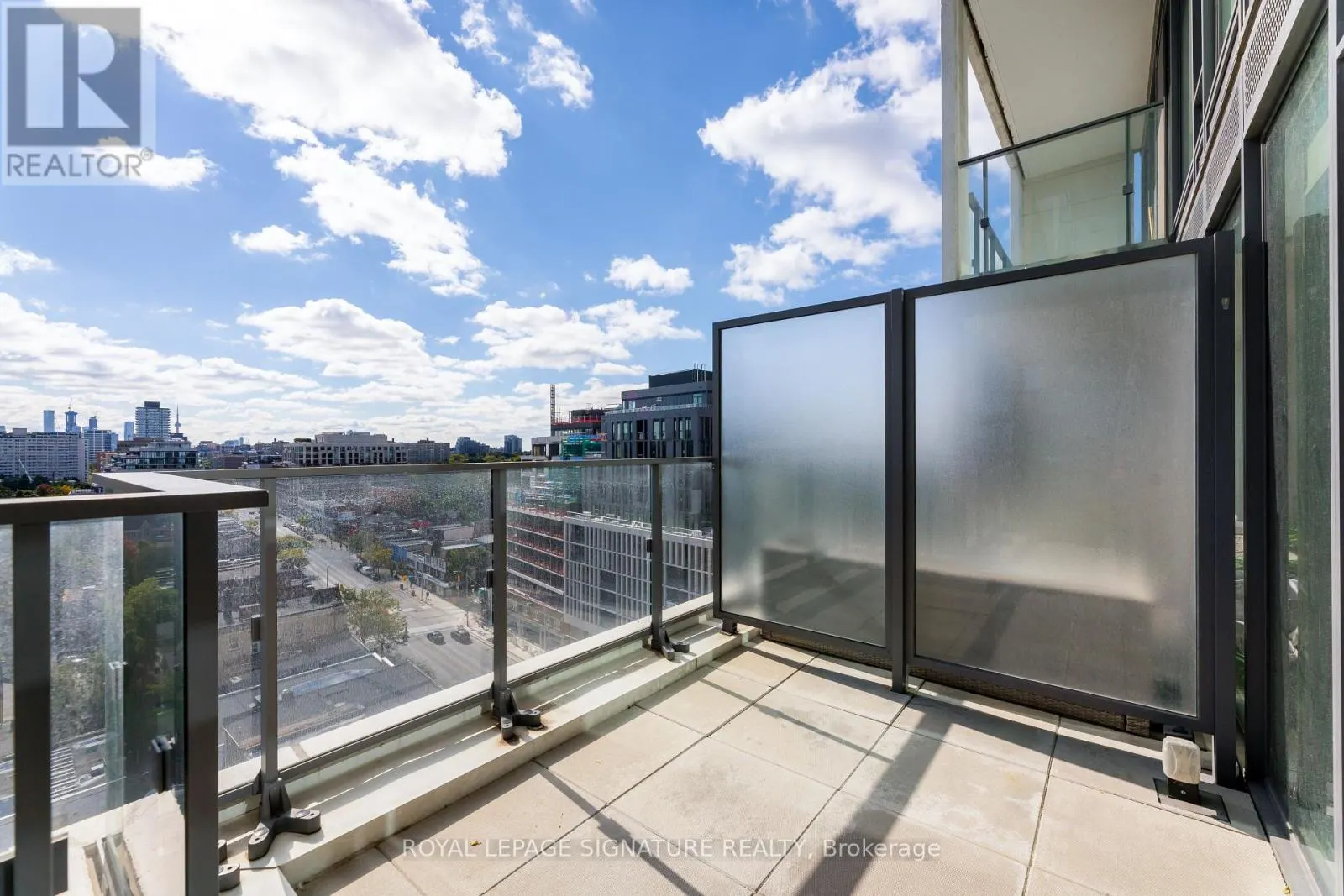 1226 - 8 HILLSDALE AVENUE E
