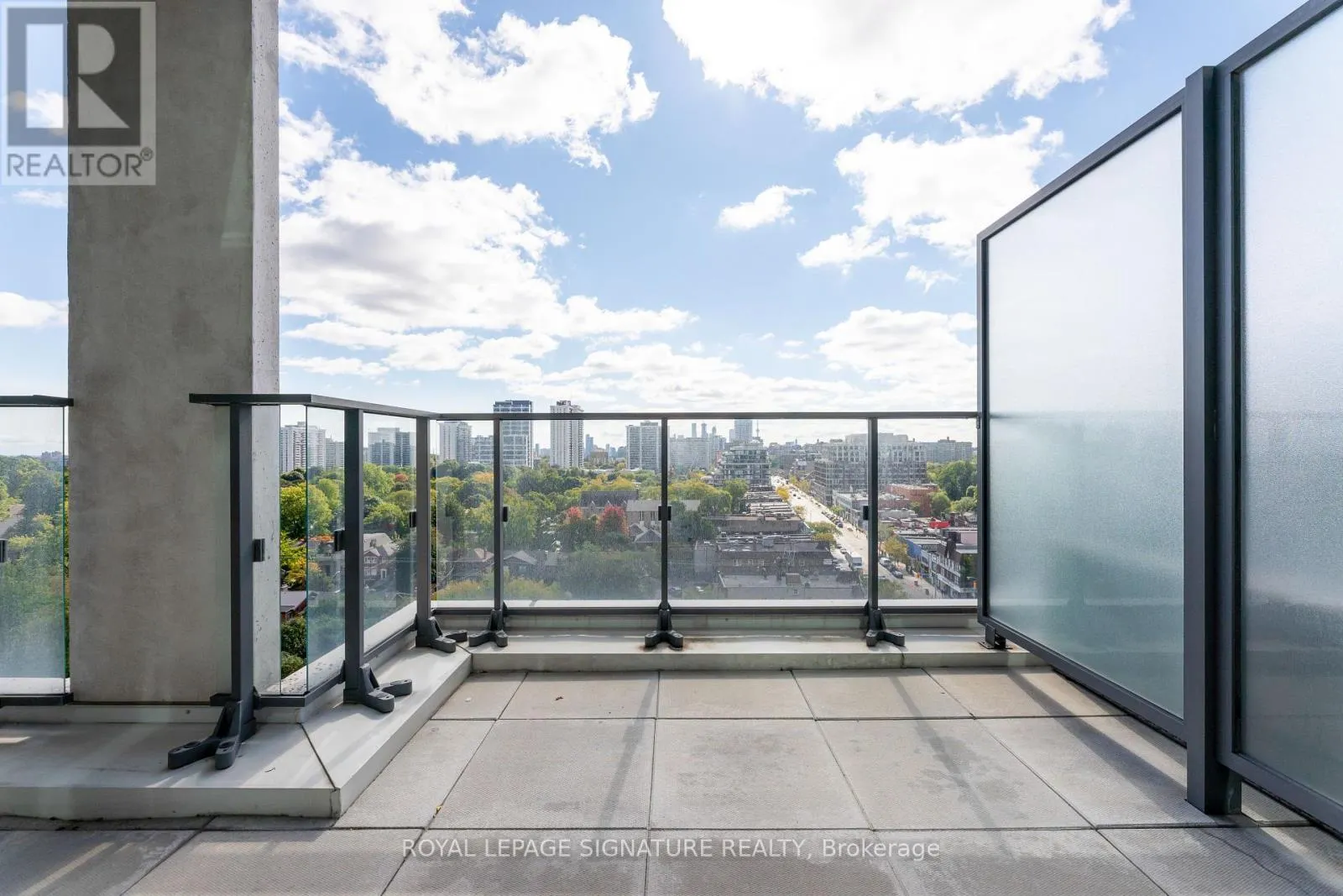 1226 - 8 HILLSDALE AVENUE E