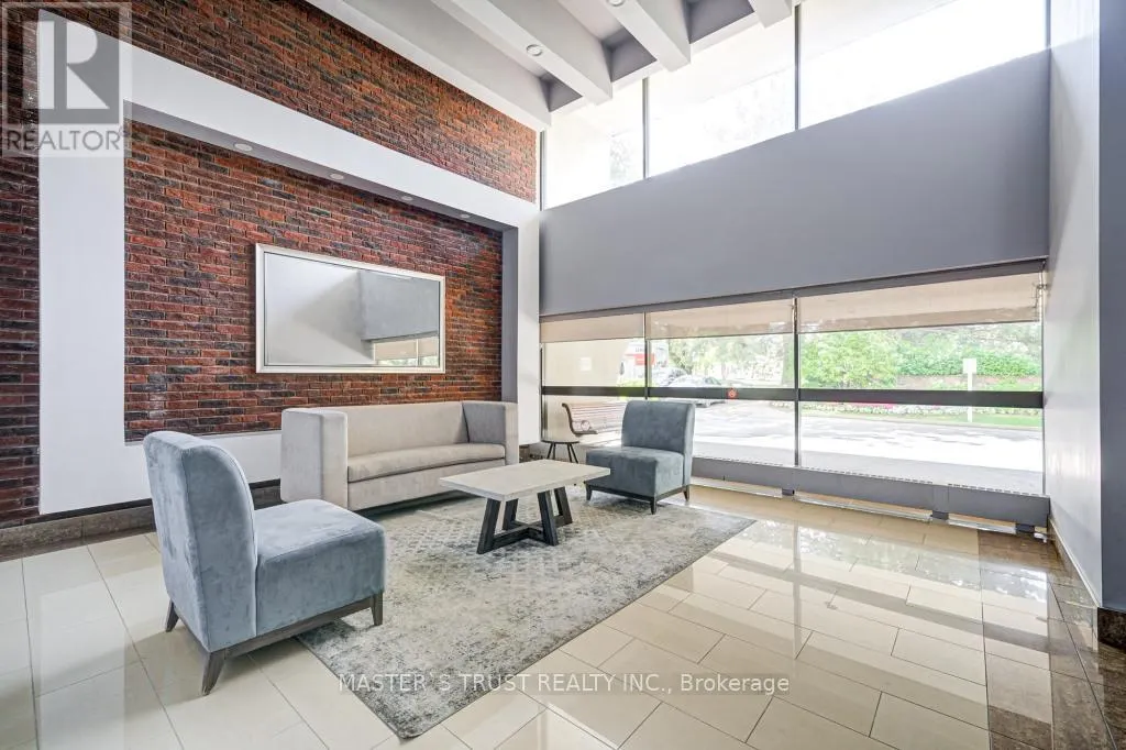 1110 - 260 SENECA HILL DRIVE