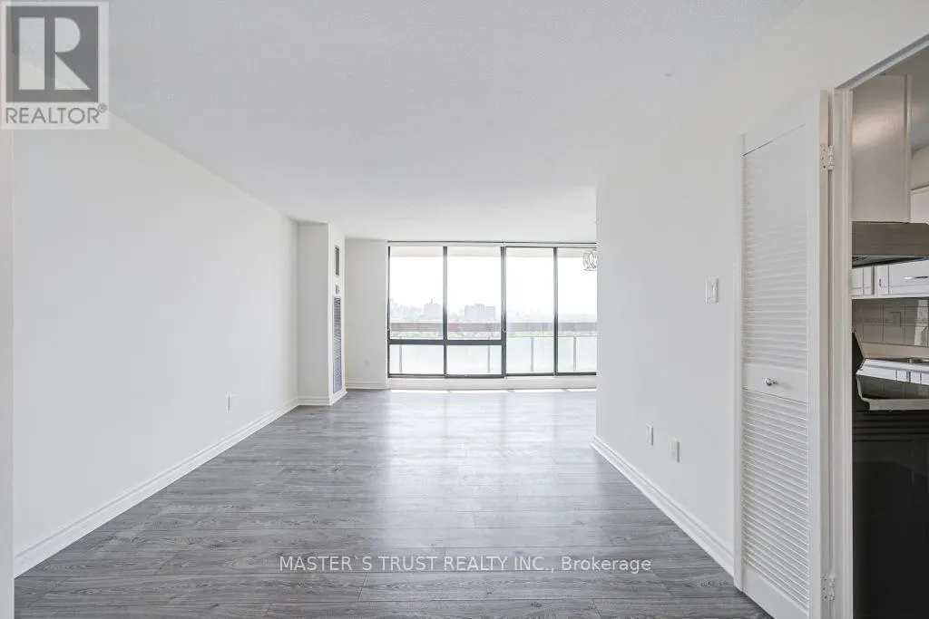 1110 - 260 SENECA HILL DRIVE