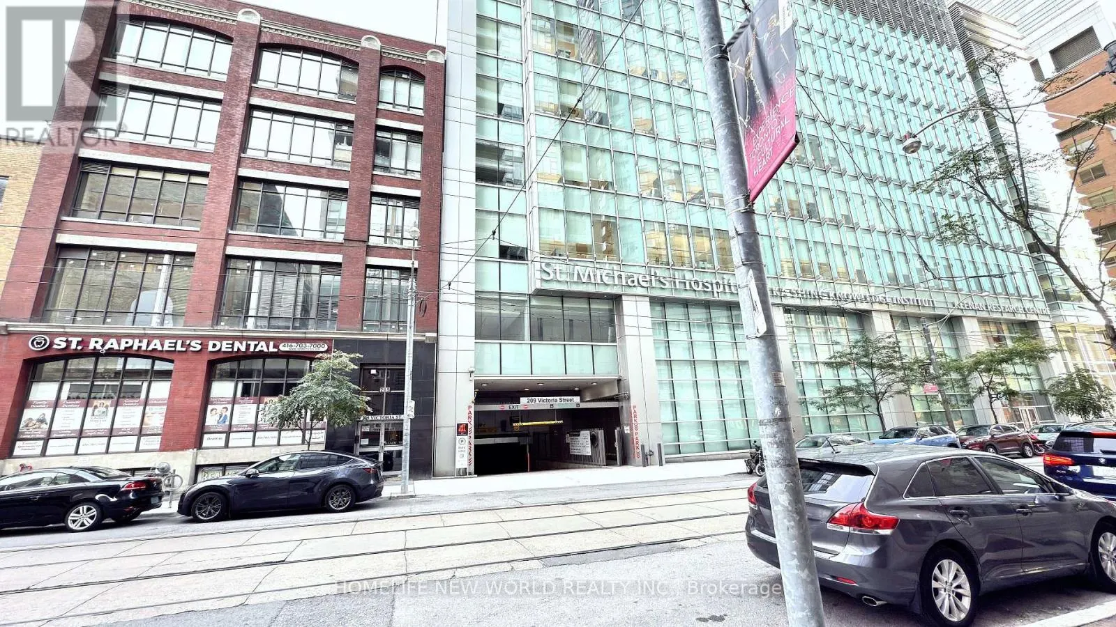 1806 - 220 VICTORIA STREET