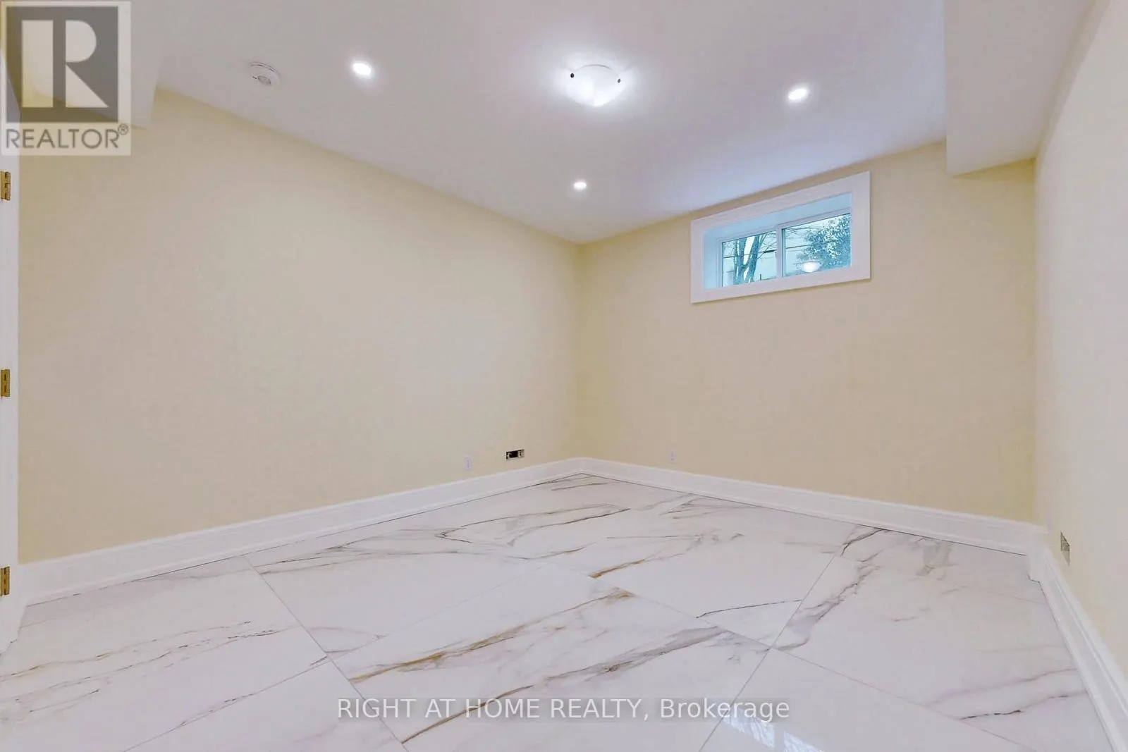 10 JOCELYN CRESCENT