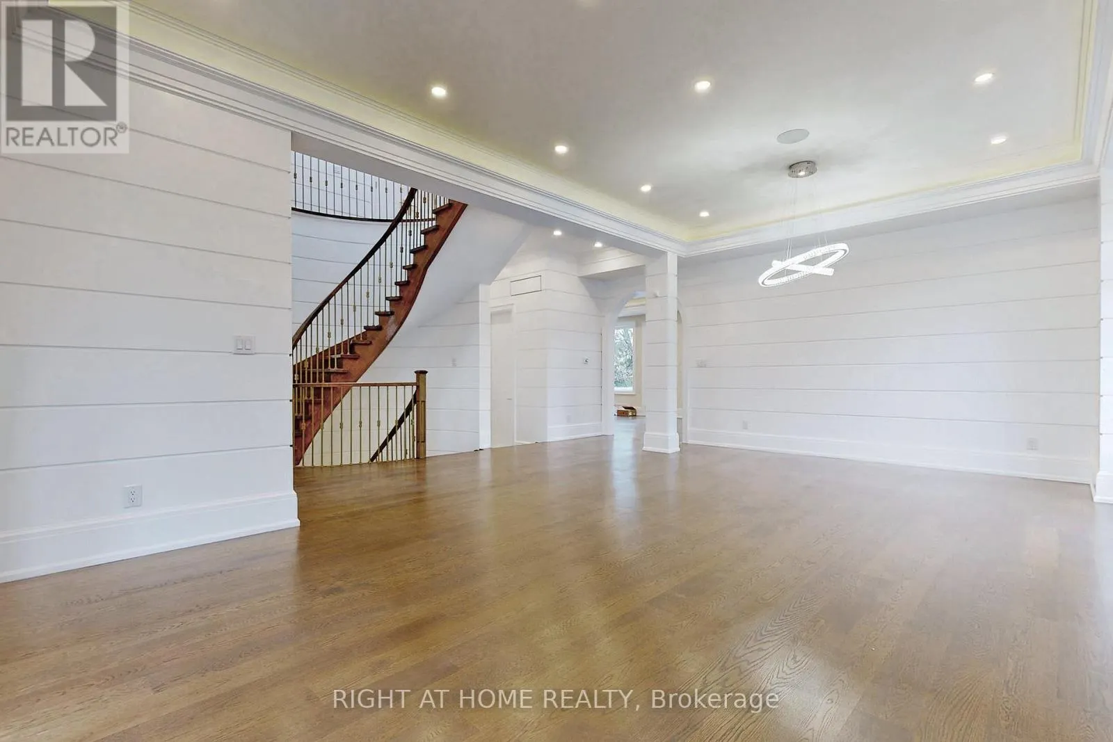 10 JOCELYN CRESCENT