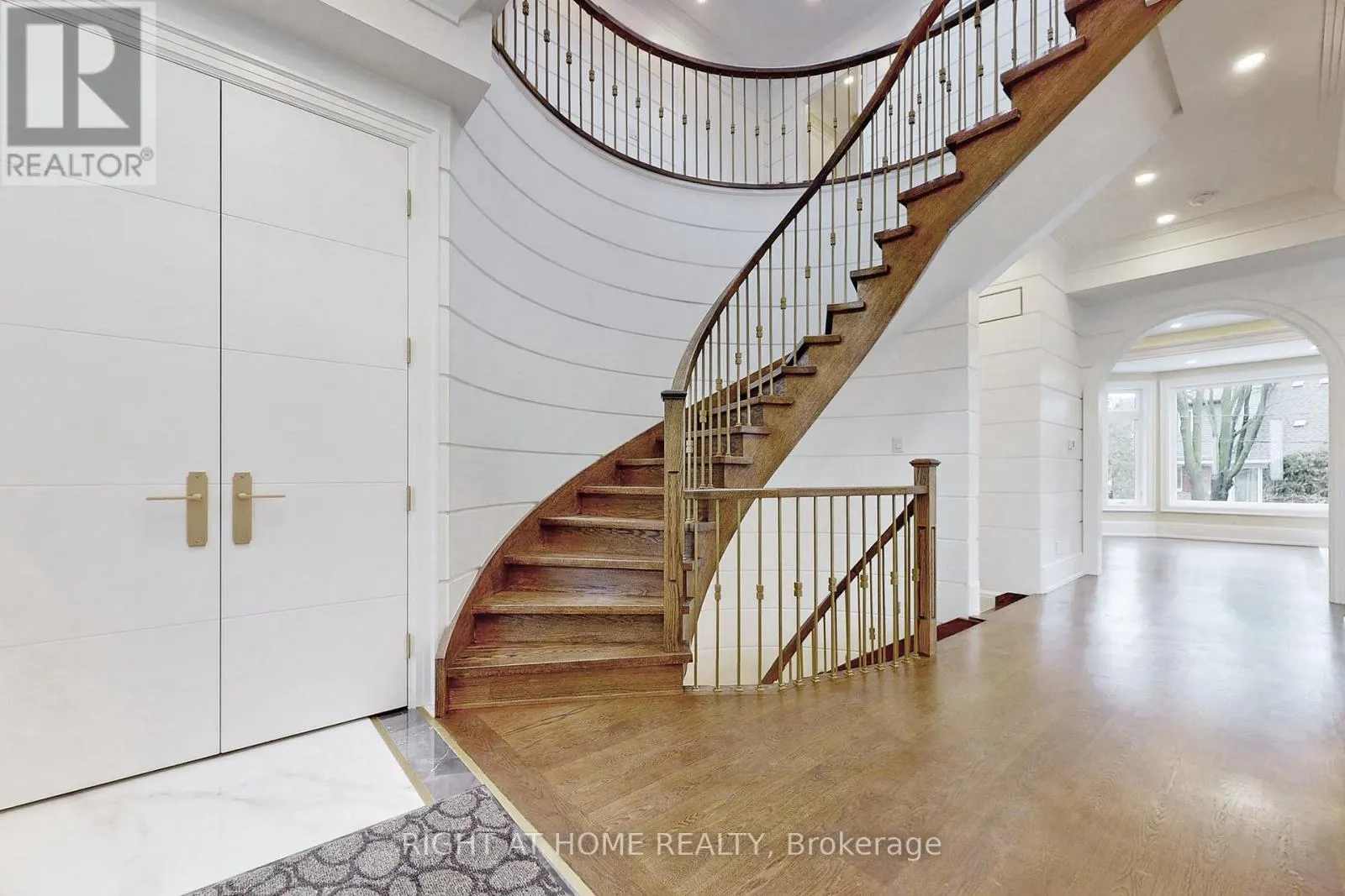 10 JOCELYN CRESCENT