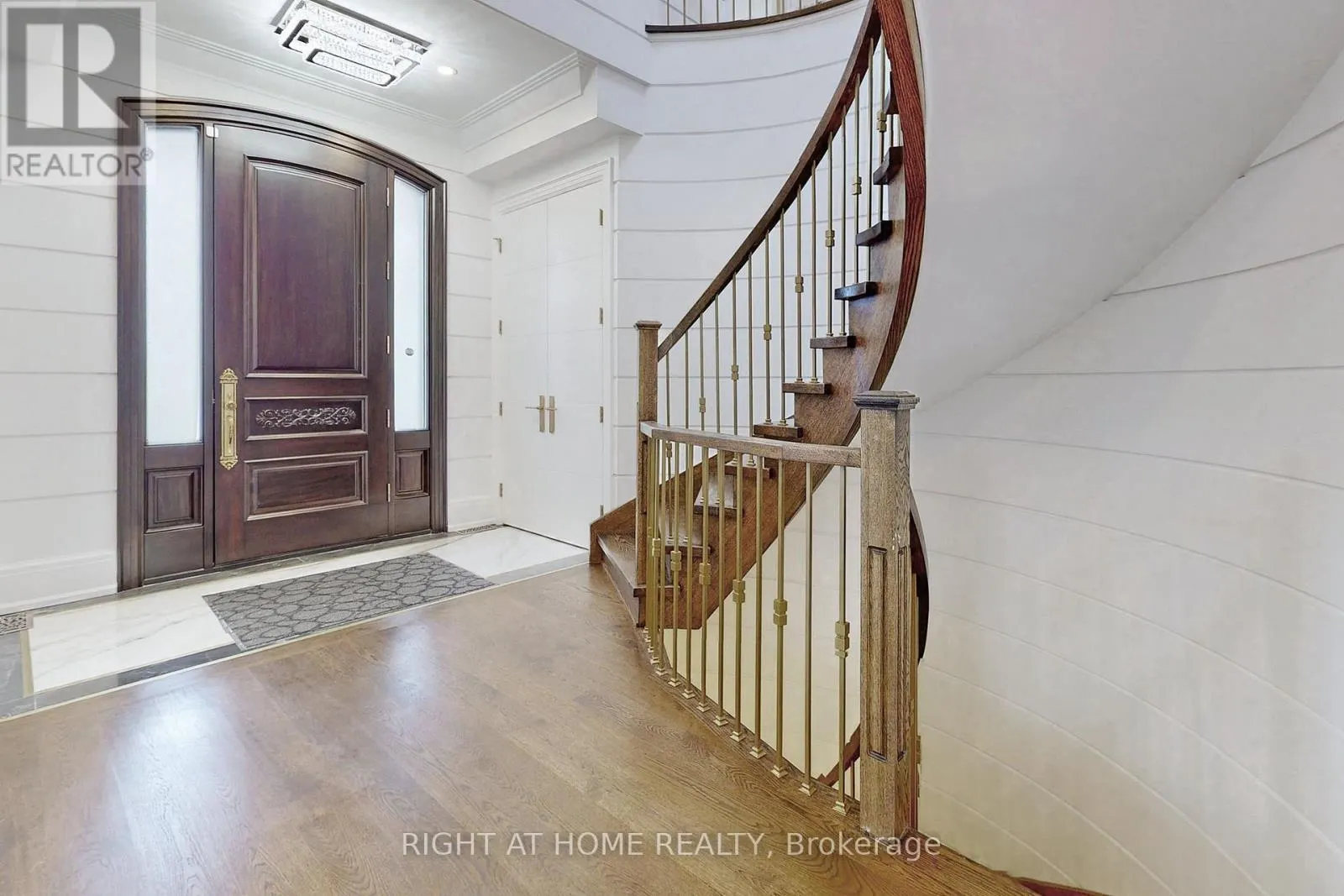 10 JOCELYN CRESCENT