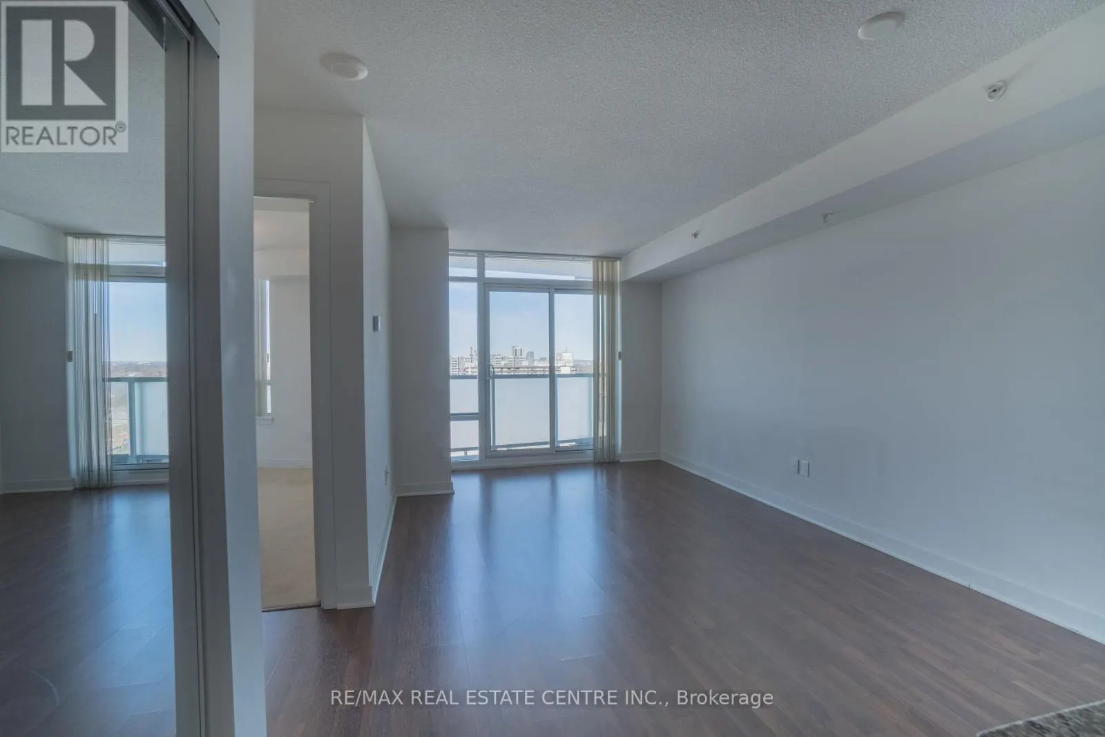 1910 - 5740 YONGE STREET