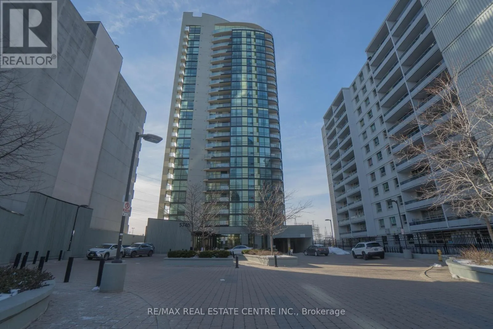 1910 - 5740 YONGE STREET