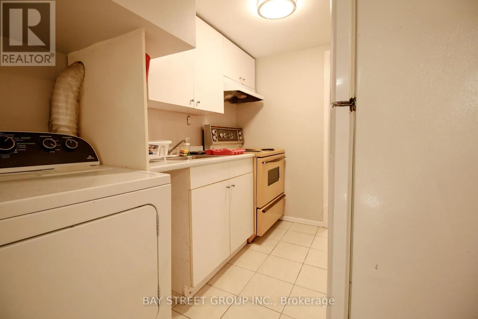 946 EGLINTON AVENUE E